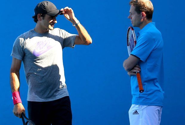 
                <strong>Stefan Edberg formt den "FedExpress" </strong><br>
                Gestatten, Federer! Roger Federer folgt dem Trend der Spitzenspieler, sich als Trainer einen ehemaligen Weltklassespieler zu holen. In seinem Fall ist es der Schwede Stefan Edberg.
              