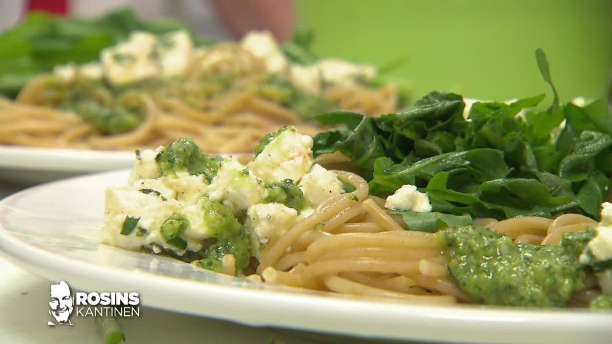 Pasta mit Feta und Pesto