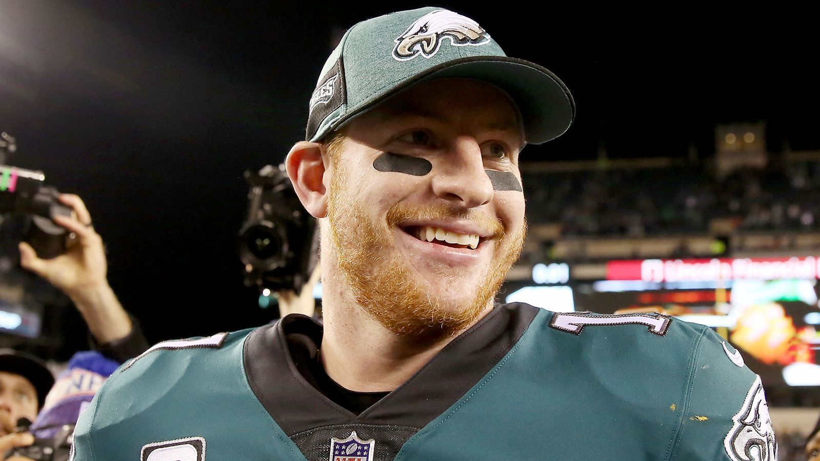 
                <strong>Carson Wentz (Philadelphia Eagles)</strong><br>
                Gesamtwertung: 82Spielverständnis: 82Wurfkraft: 90Genauigkeit kurze Pässe: 87Genauigkeit mittlere Pässe: 87Genauigkeit lange Pässe: 84
              