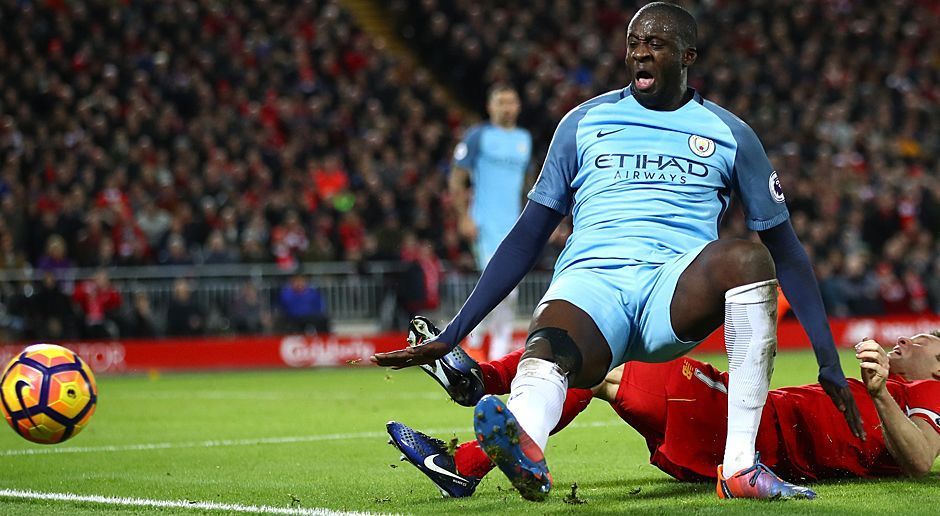 
                <strong>Mittelfeld: Yaya Toure (Manchester City)</strong><br>
                Mittelfeld: Yaya Toure (Manchester City). Dass der 33-Jährige und Pep Guardiola keine Freunde sind, ist bereits seit der gemeinsamen Zeit bei Barca kein Geheimnis mehr. Toures Vertrag läuft aus. Da sich City mit einem neuen Vertragsangebot zurück hält, sondiert sein Berater Dimitri Seluk bereits den Markt. Selbst Lokalrivale Manchester United hätte laut Seluk Chancen: "Wenn sie ein Angebot machen, würde ich verhandeln, kein Problem."
              