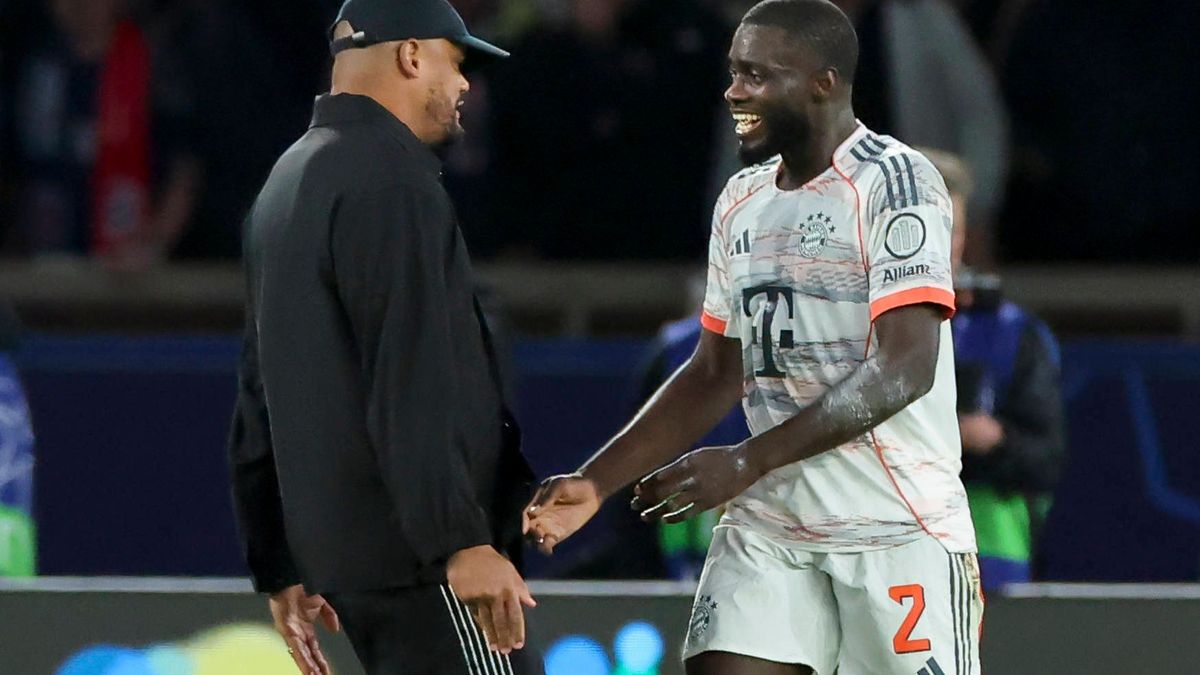 Trainer Vincent Kompany (FC Bayern Muenchen) und Dayot Upamecano (FC Bayern Muenchen) jubeln, UEFA Champions League 2025 26 League Phase MD4, Paris Saint-Germain v FC Bayern München, Parc des Princ...