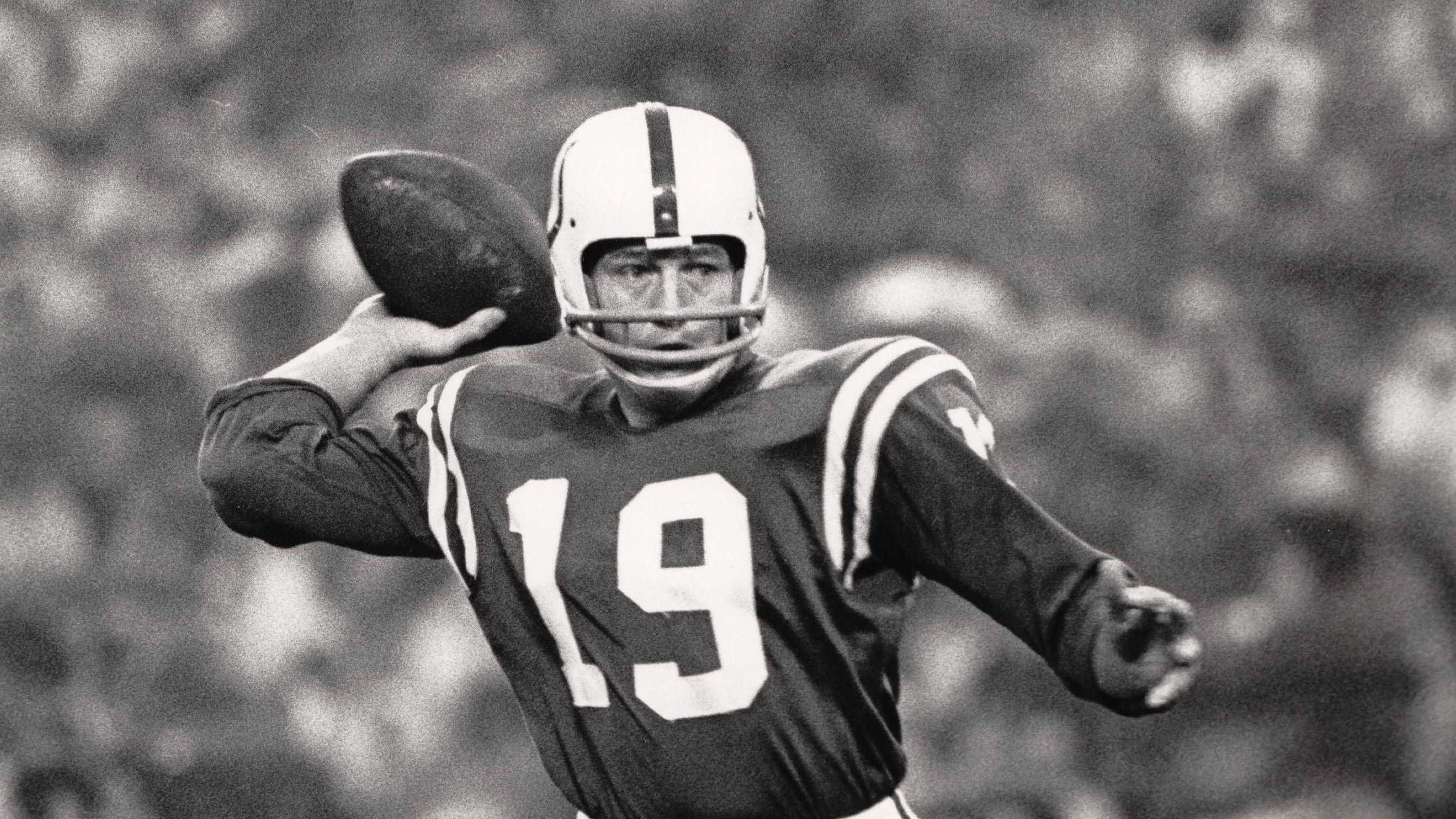 <strong>8. Johnny Unitas<br></strong>Ein Neuntrunden-Pick von 1955 durch die Pittsburgh Steelers, der jedoch seine Karriere bei den Baltimore Colts verbrachte. Unitas setzte Maßstäbe für Quarterbacks und blieb lange einer der besten Spieler auf seiner Position.