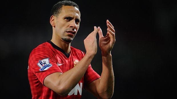 
                <strong>Innenverteidiger: Rio Ferdinand</strong><br>
                Innenverteidiger: Rio Ferdinand. Der Engländer spielte von 2002 bis 2014 bei Manchester - inzwischen hat er seine Karriere beendet. Mit den "Red Devils" wurde Ferdinand sechs Mal englischer Meister, drei Mal Pokalsieger und einmal Champions-League-Sieger. Zidane über den Innenverteidiger: "Ein großer Teil des Erfolgs für Manchester United für viele Spielzeiten."
              