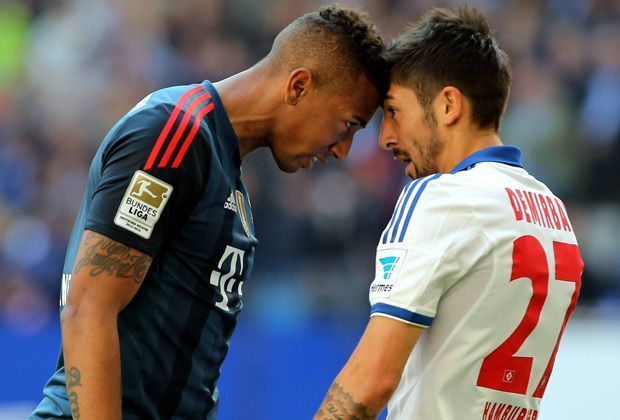 
                <strong>Jerome Boateng vs. Kerem Demirbay</strong><br>
                Völlig unnötige Aktion: Jerome Boateng (l.) lässt sich bei einer 4:1-Führung seines FC Bayern gegen den Hamburger SV zu einem "Scharmützel" mit Kerem Demirbay (r.) hinreißen...
              