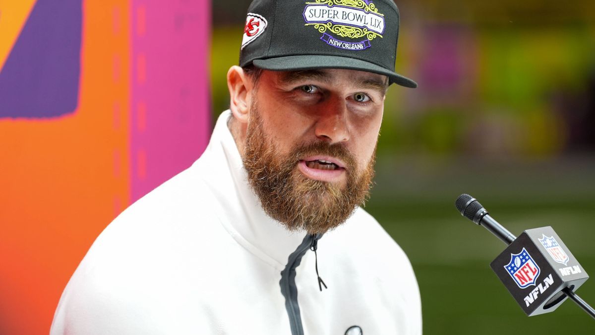 Kansas City Chiefs media day during Super Bowl LIX, New Orleans, LA, USA - 03 Feb 2025 Kansas City Chiefs tight end Travis Kelce(87) talks to the media. New Orleans LA USA, UK NEWSPAPERS OUT Copyri...