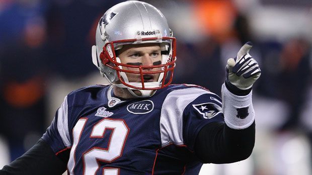 
                <strong>Tom Brady - New England Patriots</strong><br>
                Fünfmal ist der mit Giselle Bündchen liierte Brady in den Super Bowl eingezogen, dreimal konnte er ihn gewinnen. Seit 2000 spielt Brady in der NFL und hat seitdem viele Rekorde aufgestellt. 17 Play-off-Siege oder 50 Touchdownpässe in einer Saison hat vor ihm noch keiner geschafft.
              