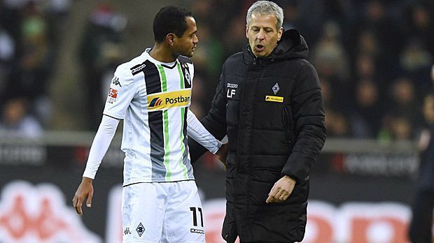 
                <strong>Raffael und Lucien Favre</strong><br>
                Raffael und Lucien Favre: Mit Marcel Ndjeng und Jos Luhukay kann diese brasilianisch-schweizerische Kombination nicht ganz mithalten. Aber zumindest bei drei Klubs arbeiten der Trainer (re.) und sein Offensiv-Allrounder zusammen. Nach zwei gemeinsamen Meistertiteln mit dem FC Zürich überzeugt Favre die Bosse von Hertha BSC im Januar 2008 von der Verpflichtung Raffaels. Knapp zweieinhalb Jahre hält er es bei Borussia Mönchengladbach ohne seinen Lieblingsspieler aus, ehe auch der Angreifer zu den "Fohlen" wechselt.
              