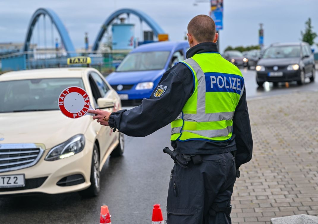 Die Bundesregierung sieht die Grenzkontrollen als wirksames Mittel im Kampf gegen Migration.