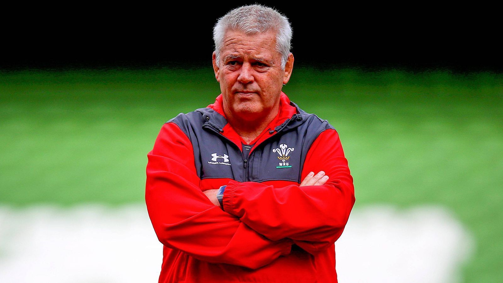 
                <strong>Wales – Starke Defensive</strong><br>
                Die Erfolge der vergangenen Jahre hängen eng mit Trainer Warren Gatland (Foto) zusammen. Als dieser die Nationalmannschaft im Jahre 2008 übernahm, stand Wales in der Weltrangliste noch auf Rang acht. Das Prunkstück der Nationalmannschaft ist die Defensive. Bei den Six Nations ließ Wales lediglich 65 Punkte zu. Dies war der mit Abstand beste Wert des Turniers. Bitter ist allerdings der Ausfall von Gareth Anscombe, der bei den Six Nations für Wales die meisten Punkte erzielte und die WM aufgrund einer Kreuzbandverletzung verpassen wird.
              