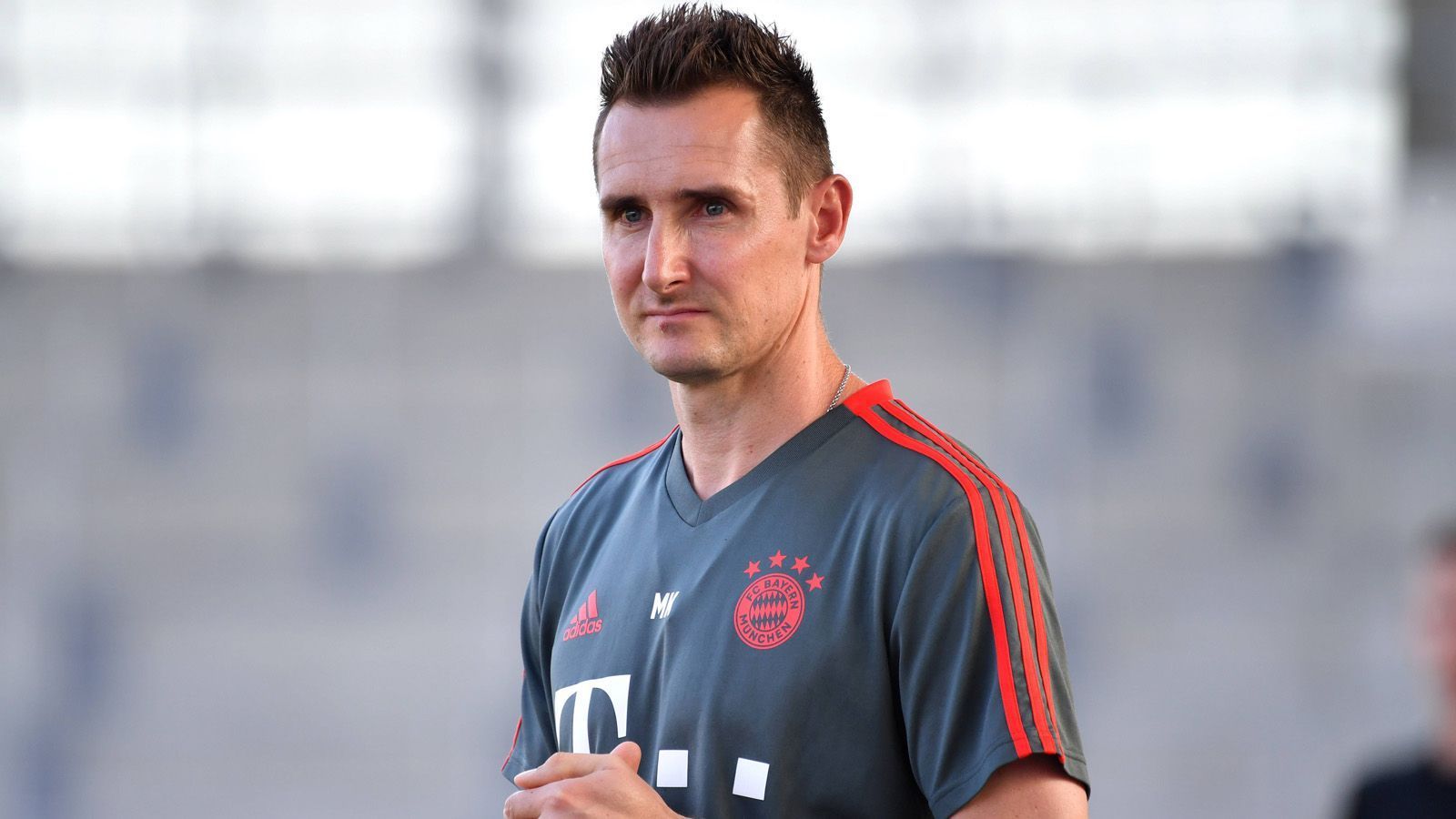 
                <strong>Miroslav Klose</strong><br>
                Im Sommer 2018 stieg WM-Rekordtorschütze Miroslav Klose als Trainer im Nachwuchsbereich der Bayern ein. Er betreut derzeit die U17-Mannschaft der Bayern. Der Weltmeister spielte von 2007 bis 2011 in München. 
              