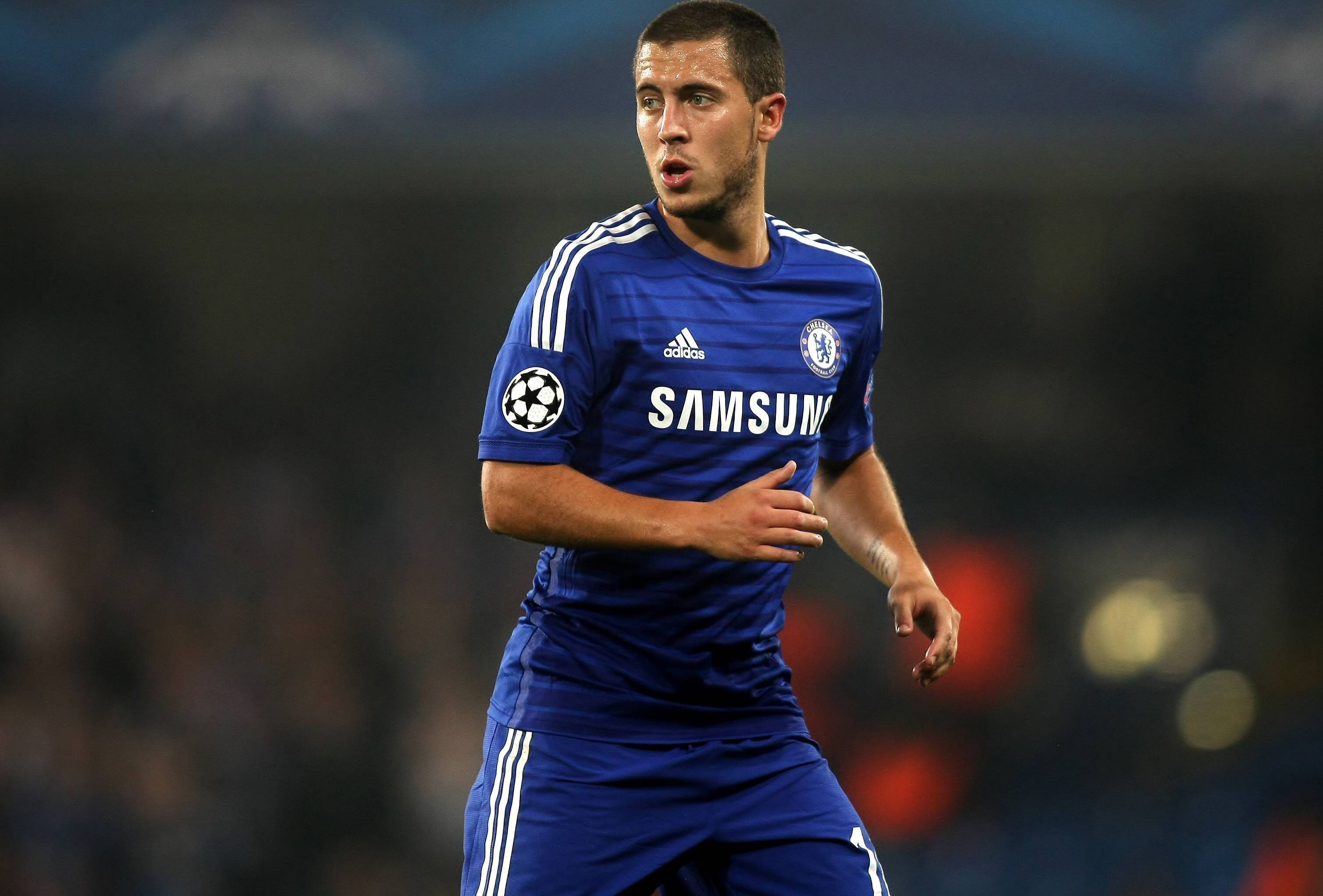 
                <strong>Platz 2: Eden Hazard (FC Chelsea)</strong><br>
                Vertrag bis 2020 - Alter: 24 - Wechselwahrscheinlichkeit: Niedrig - Geschätzter Wert: Zwischen 184 und 202 Millionen Euro.
              