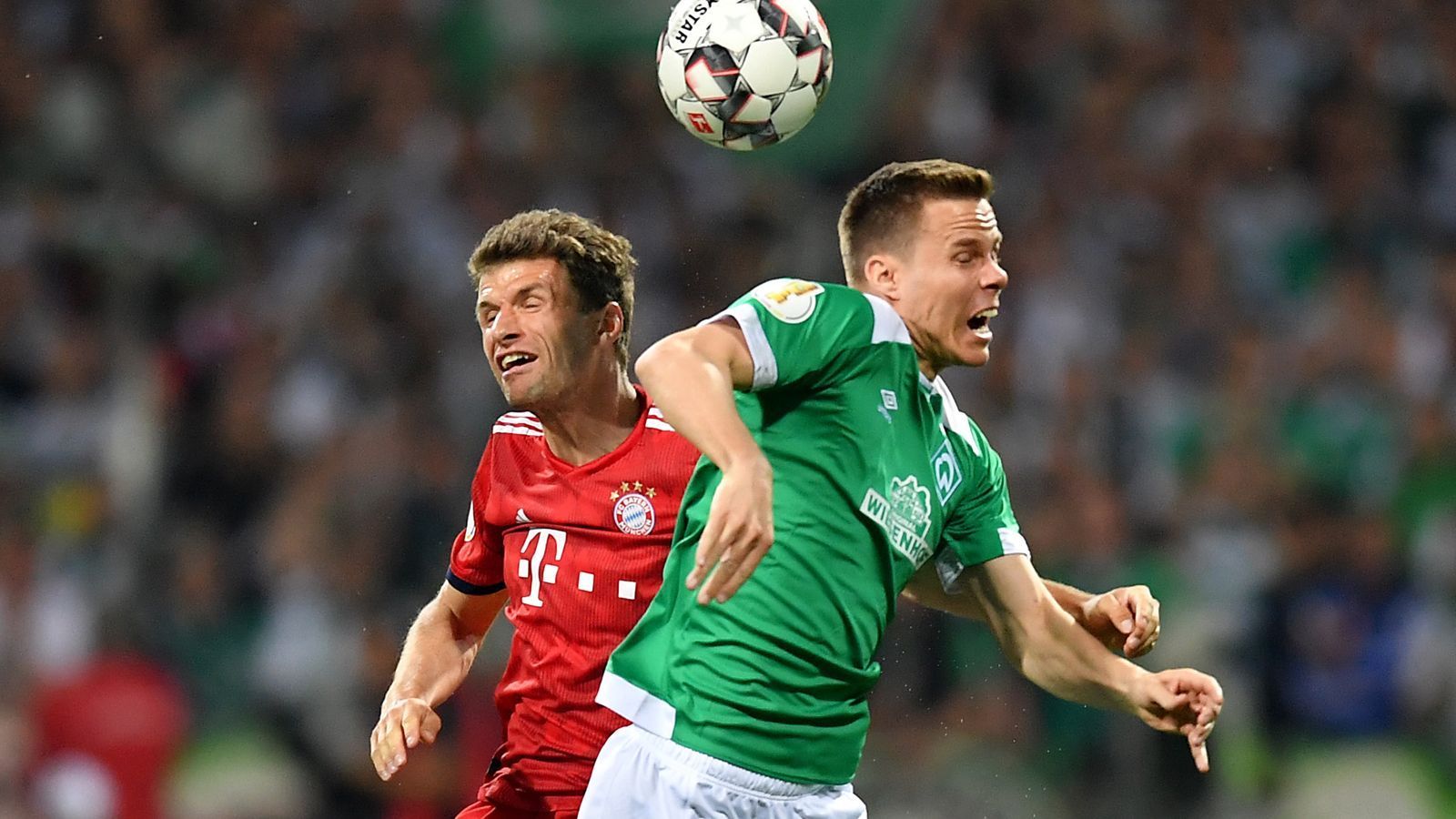 
                <strong>Niklas Moisander (Werder Bremen)</strong><br>
                Bei Müllers frühem Abschluss mit dem Rücken zum Tor steht der Abwehrchef auf verlorenem Posten. Denn zweiten Versuch des Bayern-Eigengewächses blockt der umsichtige Finne entscheidend. ran-Note: 2
              