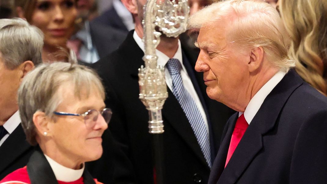 Während der Messe zum nationalen Gebetstag in der Washington Nationals Cathedral kritisiert die Bischöfin Mariann Edgar Budde die politische Richtung des neuen US-Präsidenten Donald Trump.