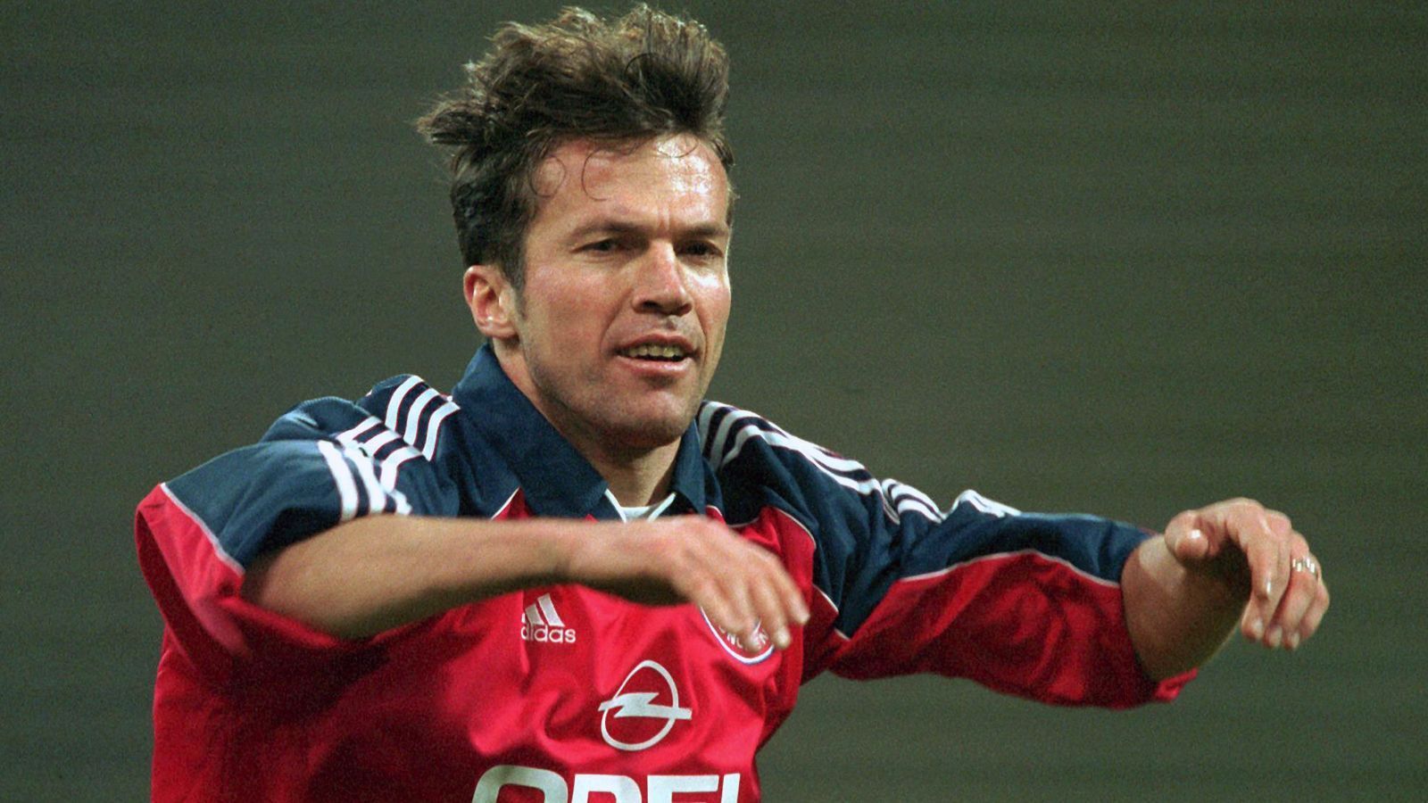 
                <strong>Platz 5 - Lothar Matthäus</strong><br>
                Bundesliga-Siege: 249Bundesliga-Spiele: 464Bundesliga-Tore: 121In der Bundesliga aktiv für: FC Bayern München, Borussia Mönchengladbach
              