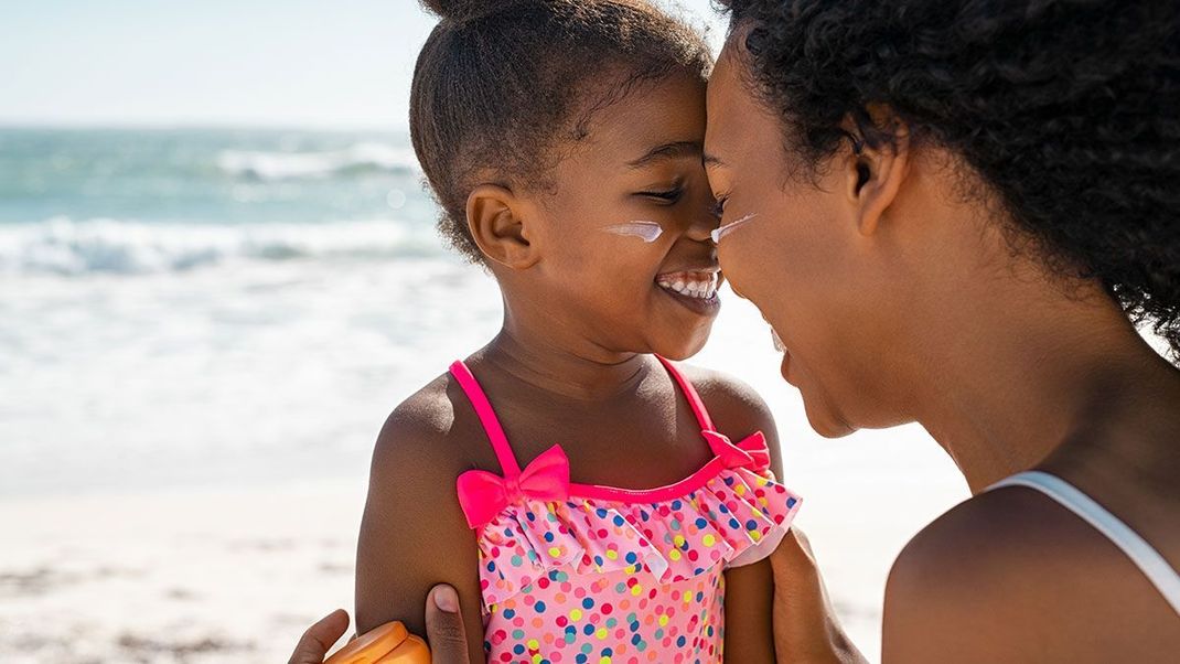 Achtet bereits beim Kauf eurer After Sun Lotion, ob das Beauty-Produkt auch wirklich frei von bedenklichen Inhaltsstoffen sowie hautverträglich und schonend ist.