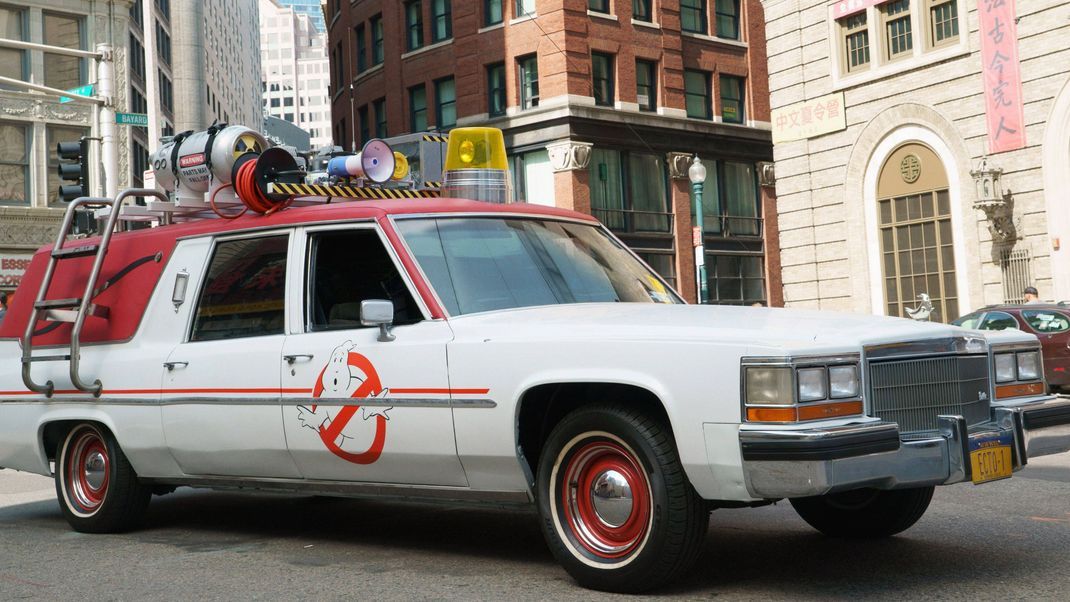 Der Ecto-1 aus dem Film "Ghostbusters - Die Geisterjäger".