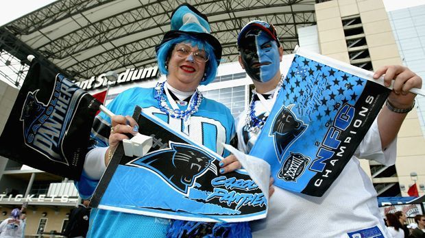 
                <strong>Carolina Panthers</strong><br>
                Diese beiden Panthers-Fans gehen die Unterstützung kleinteilig an.
              