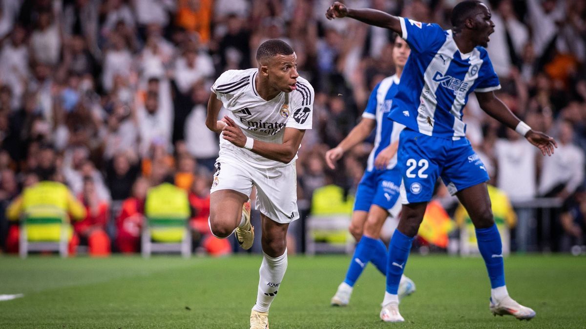 Spanish La Liga EA Sports soccer match Real Madrid vs Alaves at Santiago Bernabeu Stadium in Madrid, Spain 24 September 2024 Kylian Mbappe scores a goal 900 Cordon Press PUBLICATIONxNOTxINxFRAxESP ...