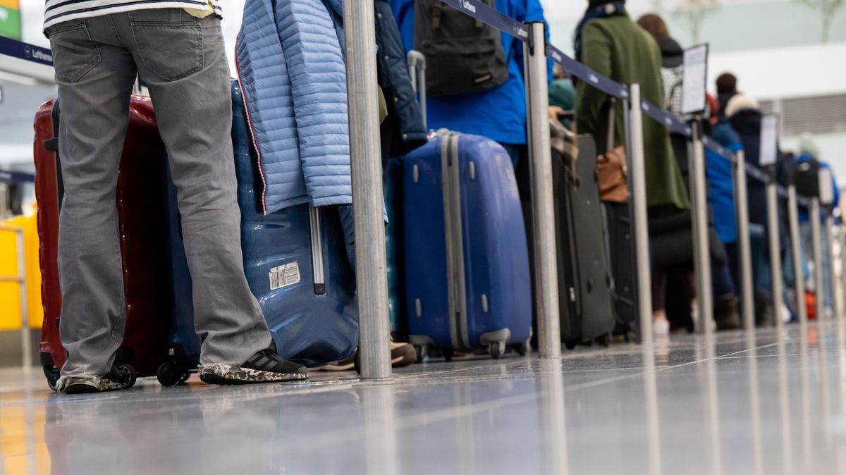 Passagiere am Flughafen München