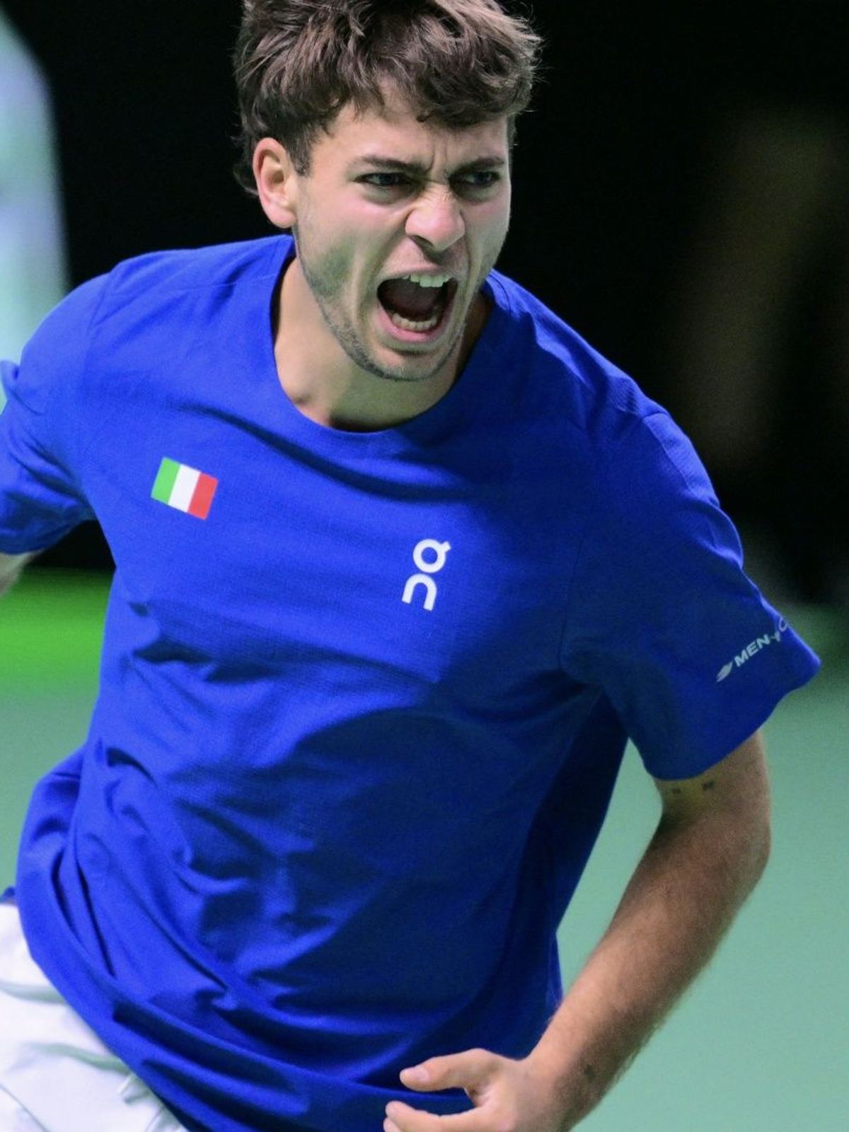 Flavio Cobolli feiert