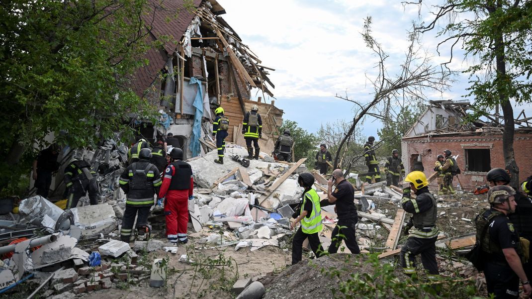 In der Ukraine werden derzeit aufgrund des Kriegs Zigtausende vermisst.