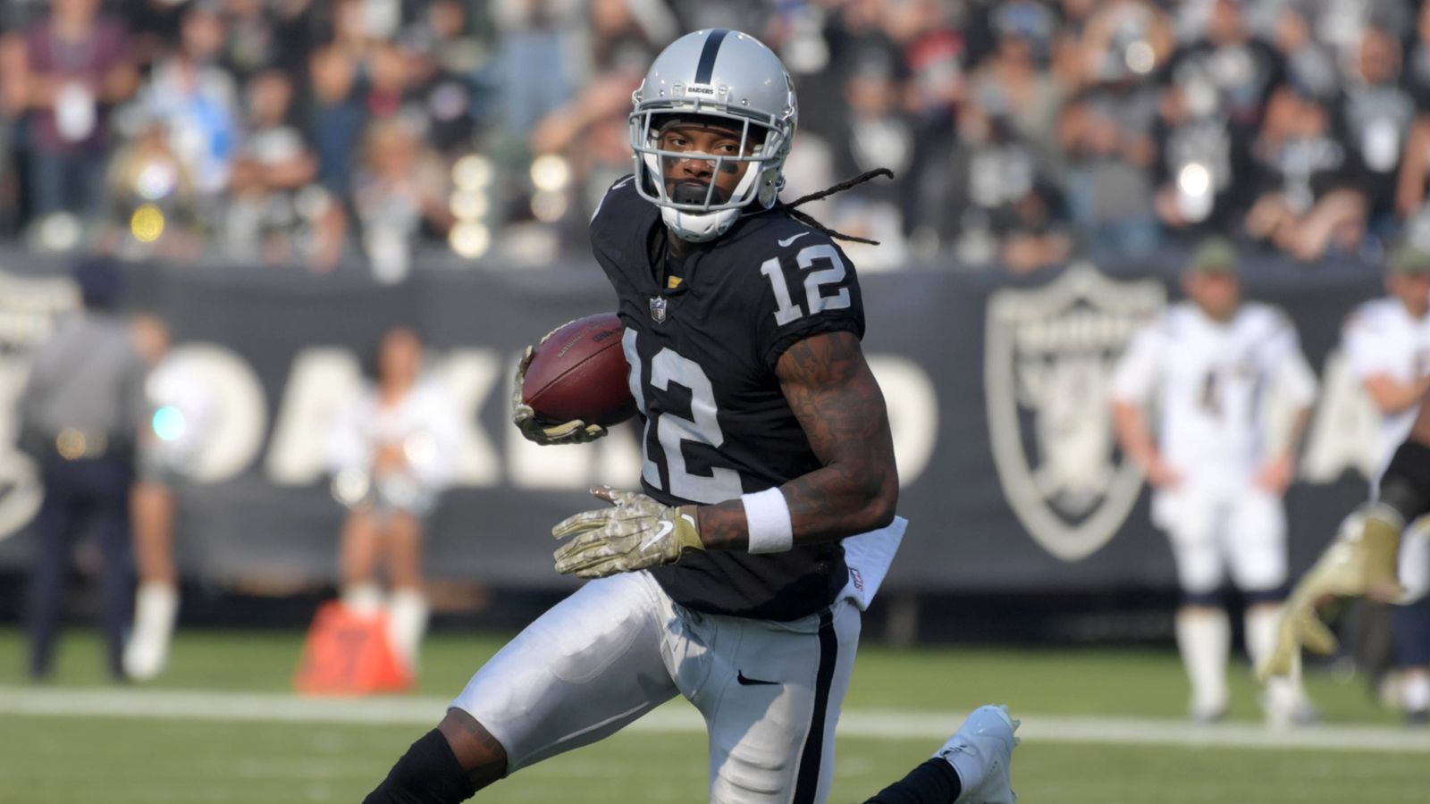 
                <strong>Martavis Bryant (Wide Receiver, Vegas Vipers) </strong><br>
                Auch Wide Receiver Martavis Bryant wird 2023 in der XFL spielen. Der 31-jährige kommt mit der Erfahrung von vier Jahren NFL in die Alternativ-Liga und stand insgesamt drei Jahre (2014, 2015 und 2017) bei den Pittsburgh Steelers unter Vertrag. 2016 wurde er für die komplette Spielzeit suspendiert und begab sich in medizinische Behandlung, da er bereits früher wegen positiver Drogen-Tests gegen die Richtlinien der NFL verstoßen hatte. 2017 kehrte Bryant zu den Steelers zurück, ehe er 2018 für ein Jahr bei den damaligen Oakland Raiders unter Vertrag stand. In seiner NFL-Karriere kommt der Wide Receiver in insgesamt 44 Spielen auf jeweils 17 Receiving und Rushing Touchdowns.
              