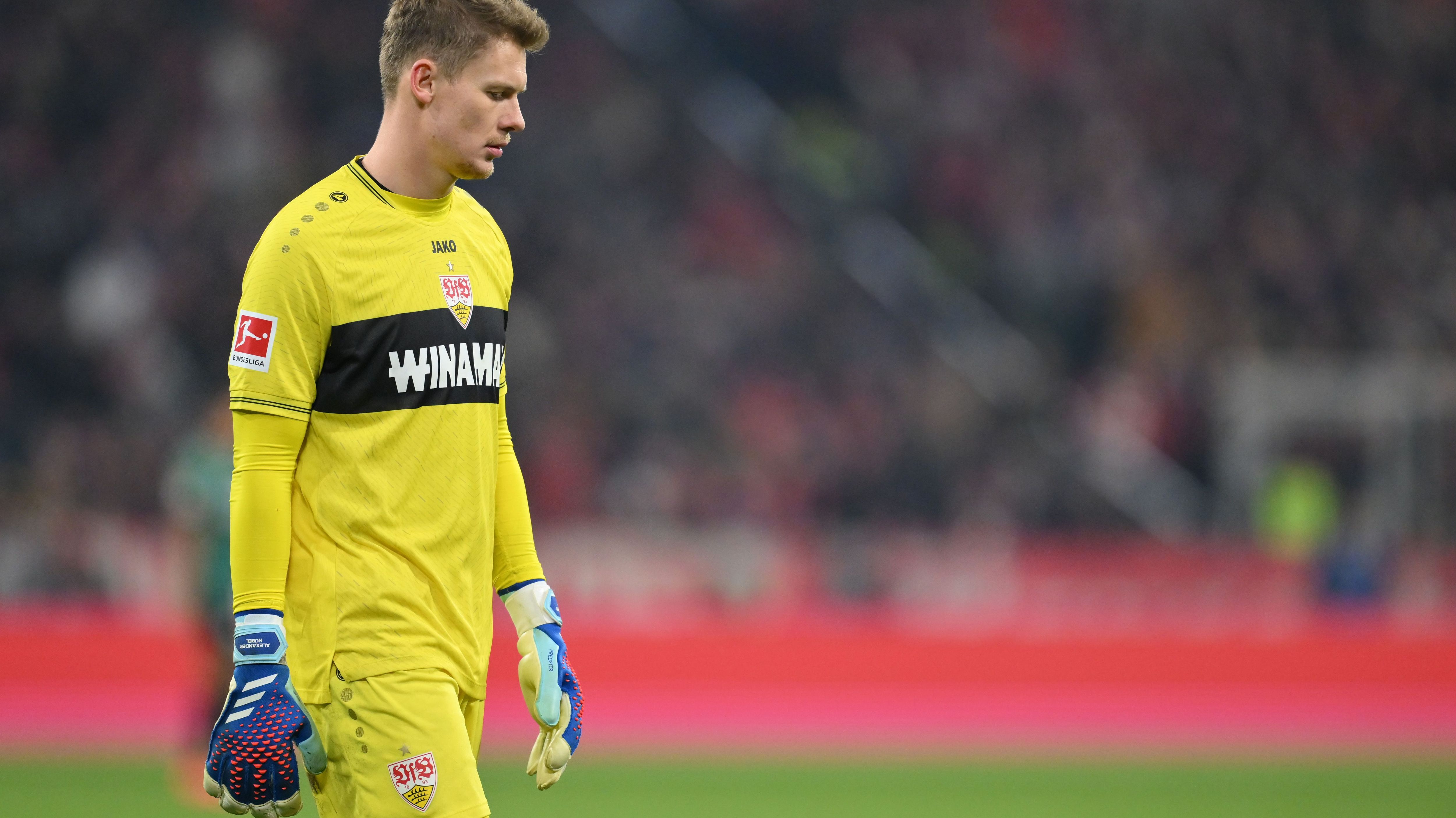 <strong>Alexander Nübel (VfB Stuttgart)</strong> <br>Der Torhüter ist nach 30 Minuten auf dem Posten und bewahrt den VfB mit einem starken Reflex gegen Adeyemi vor einem Rückstand. In der Schlussphase mit einer zweiten Großtat gegen Nmecha. Spielt mit Ruhe und Zeit hinten raus - und sieht in der Schlussphase Gelb für Zeitspiel. <em><strong>ran</strong></em>-Note: 2