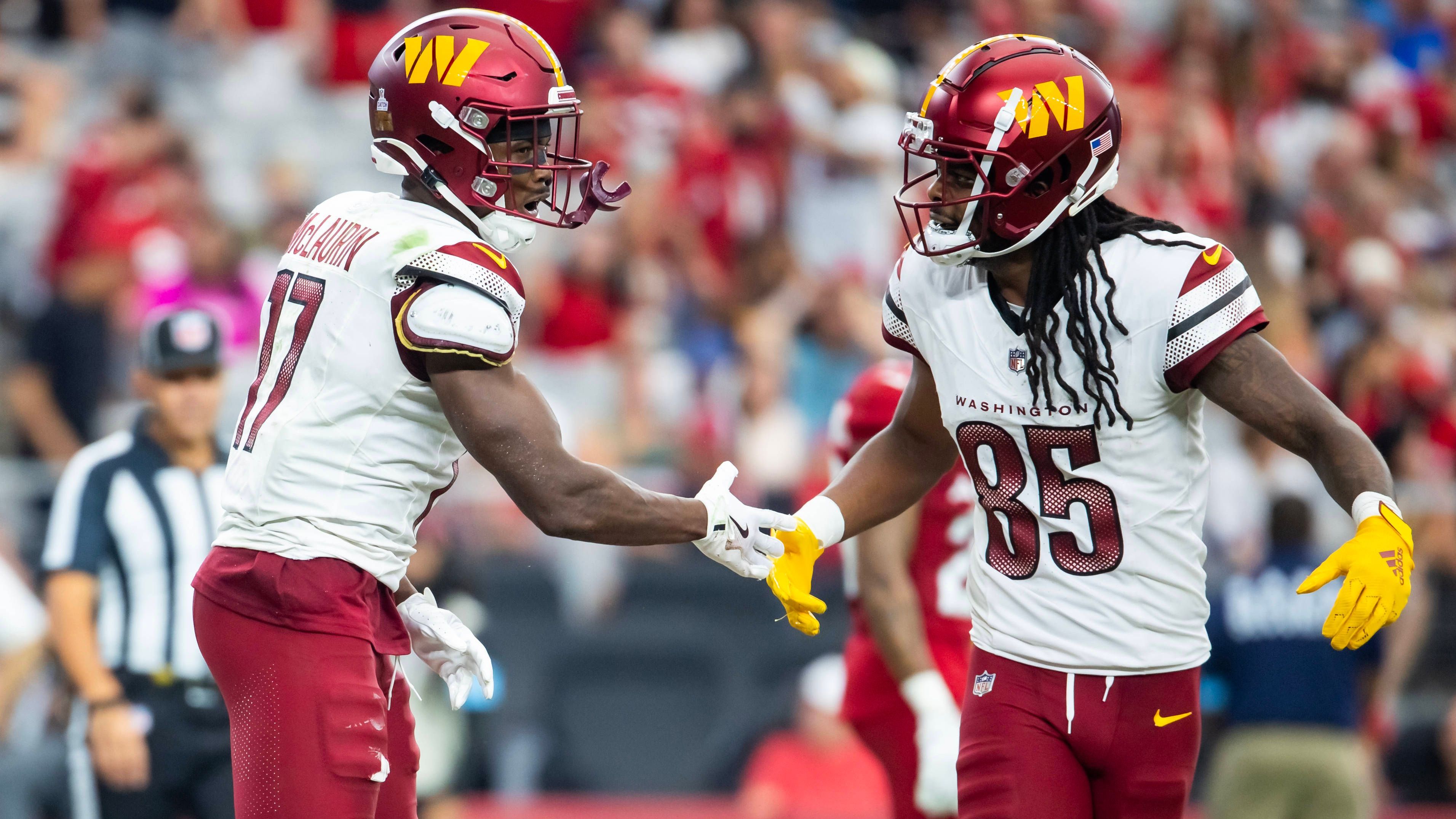 <strong>Terry McLaurin &amp; Noah Brown (Washington Commanders)</strong><br>Die Washington Commanders müssen im Monday Night Game von Woche sechs gegen die Chicago Bears verletzungsbedingt auf das Receiver-Duo Terry McLaurin und Noah Brown verzichten, das bestätigte Head Coach Dan Quinn. Brown hatte im Vorjahr die Hail Mary von Jayden Daniels gefangen, als die Commanders gegen die Bears gewonnen hatten - für Washington ein Push für den unglaublichen Saisonverlauf.