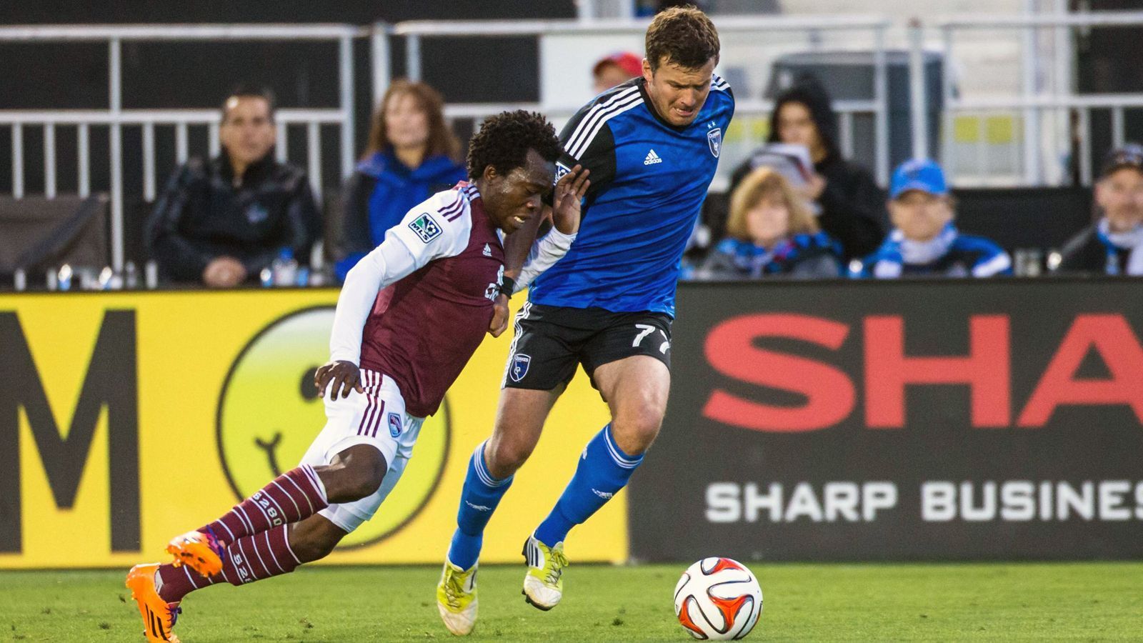 
                <strong>Andreas Görlitz</strong><br>
                Mit 32 Jahren fand Andreas Görlitz in der MLS bei den San Jose Earthquakes ein neues, sportliches Abenteuer. Doch wirklich weiterhelfen konnte der damalige Defensivspieler seinem Team letztlich nicht. Nach drei Einsätzen erlitt Görlitz einen Kreuzbandriss und fiel monatelang aus. Anfang 2015 zog sich der heute 38-Jährige dann ganz vom aktiven Fußball zurück. Mit dem FC Bayern München holte das einstige 1860-Talent jeweils drei Meistertitel und drei Mal den DFB-Pokal.
              