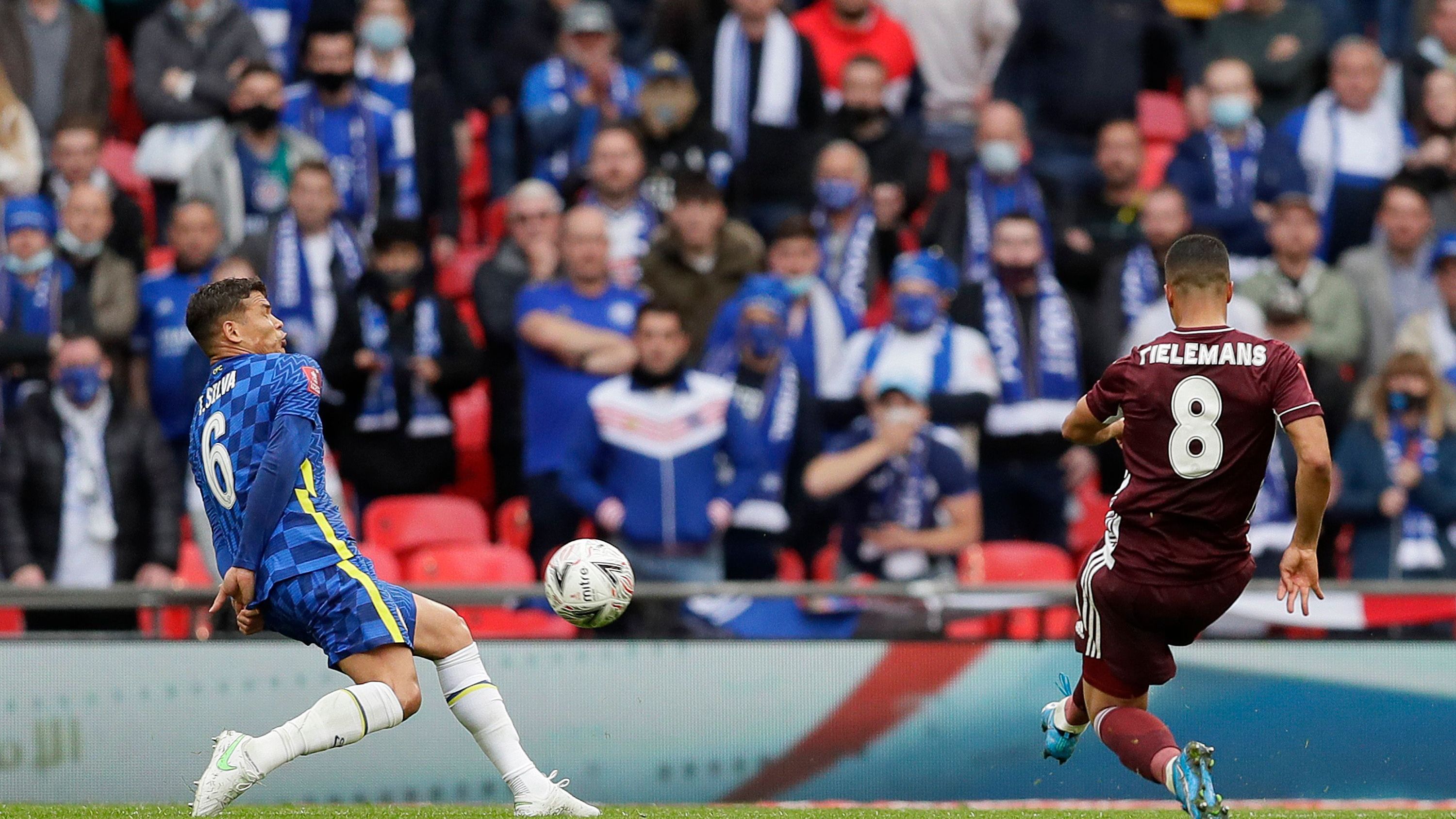 <strong>Finale FA-Cup 2020/21</strong><br>In der Saison 2020/21 schafften es Tuchel und der FC Chelsea auch schon ins FA-Cup-Finale, doch erneut mussten die "Blues" dem Gegner beim Jubeln zusehen. Ein Traumtor von Youri Tielemans zum 1:0 nach gut einer Stunde sorgte für die Entscheidung zugunsten von Leicester City.&nbsp;