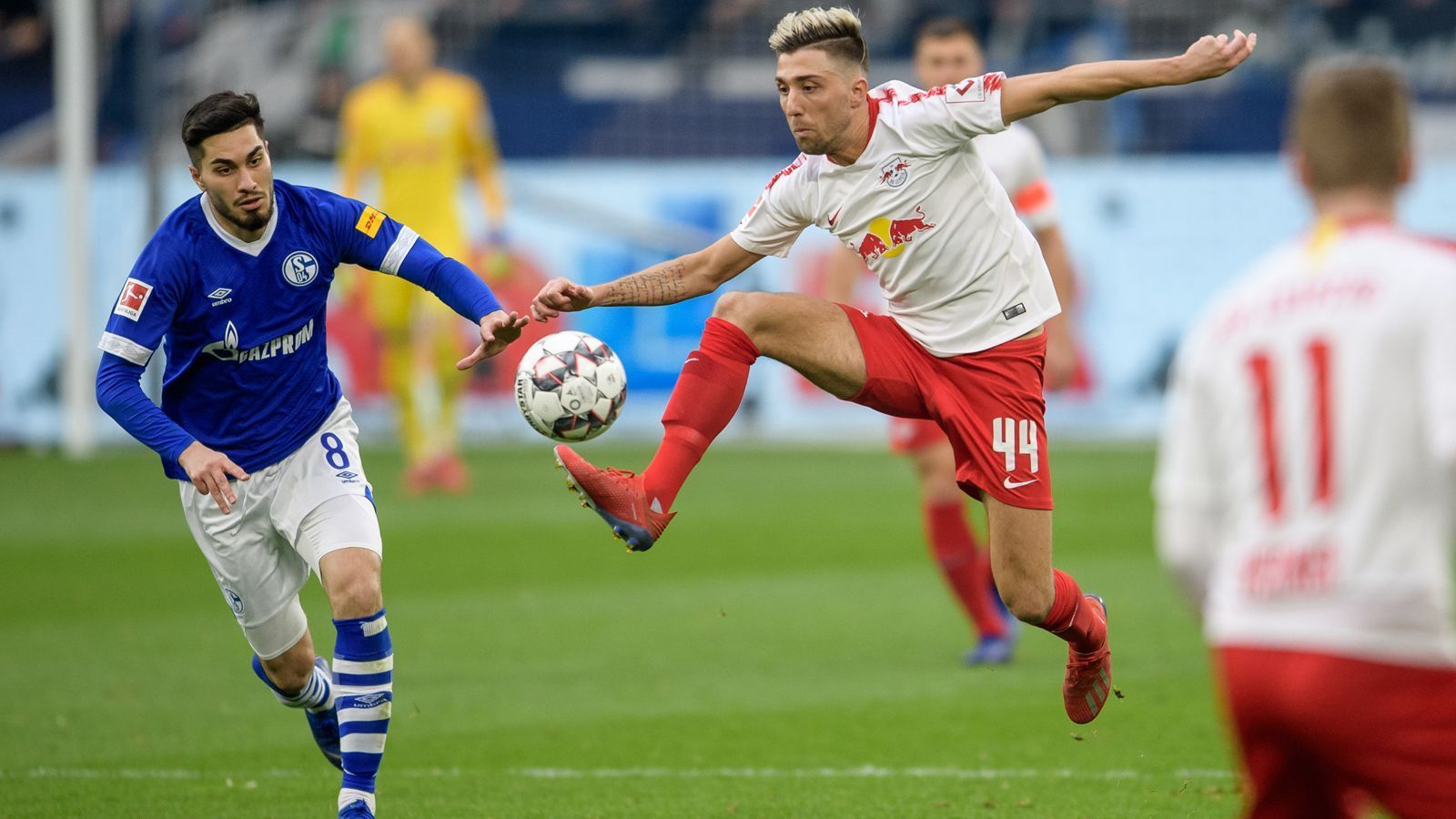 
                <strong>6. Spieltag</strong><br>
                Im Zeitraum zwischen dem 27. und 29. September 2019 steht für RB Leipzig schon das nächste Bundesliga-Topspiel an. Am 6. Spieltag empfangen Kevin Kampl und Co. den FC Schalke 04 - ein Duell, das unabhängig von der jeweiligen Tabellenkonstellation in den zurückliegenden Jahren immer für Gesprächsstoff sorgte. Stichwort Werner-Schwalbe.
              