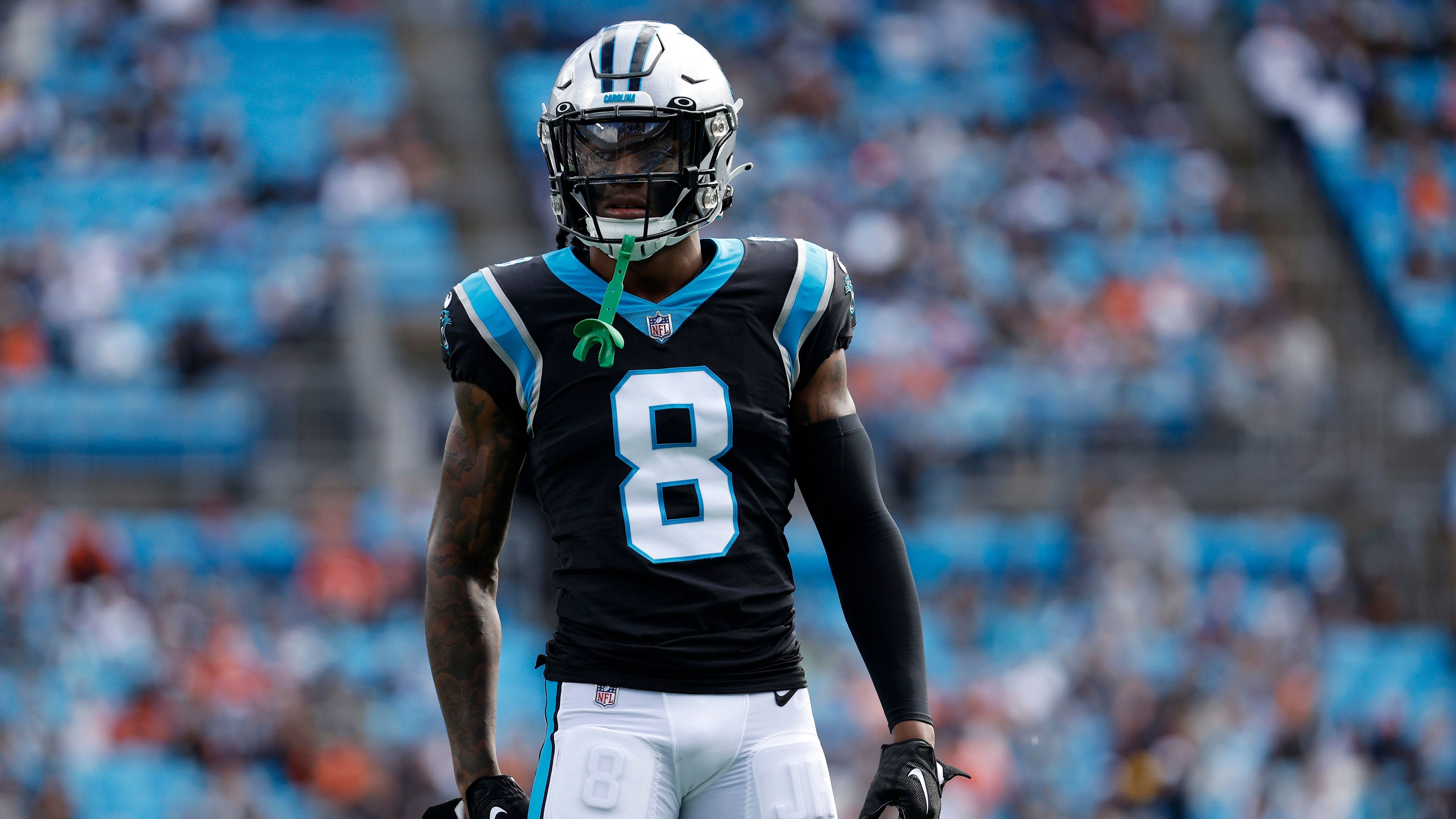 <strong>Jaycee Horn</strong><br>Die hohen Erwartungen an seine Wahl auf Position acht konnte Jaycee Horn bei den Carolina Panthers bisher nicht erfüllen. Dies lag vor allem daran, dass der Cornerback in den vergangenen beiden Spielzeiten aufgrund von Verletzungen zusammengenommen nur 16 Spiele absolvieren konnte. Bleibt Horn gesund, hat er das Potenzial zum Gamechanger in der Panthers Defense. Sein Potenzial, gegnerische Top-Receiver aus dem Spiel zu nehmen, konnte der 23-Jährige bereits mehrfach andeuten.
