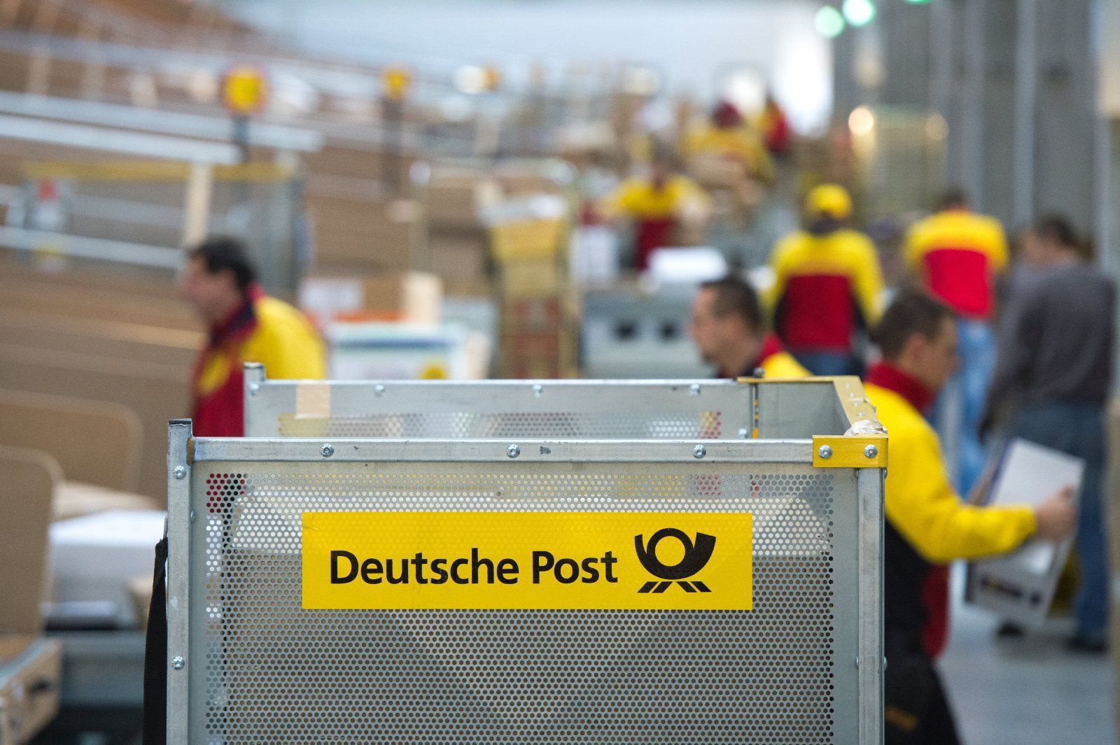 PostMitarbeiter legen Arbeit nieder