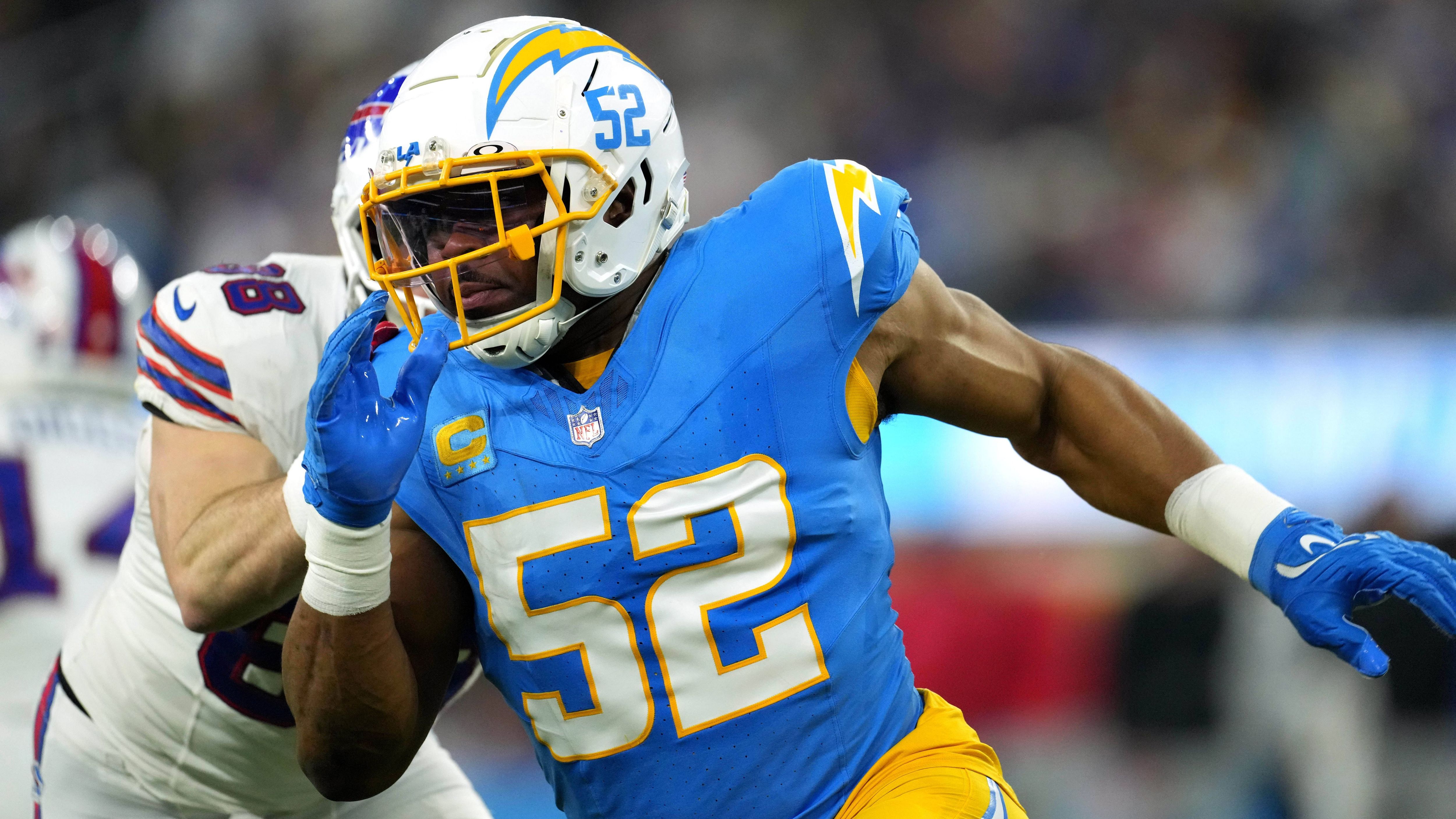 <strong>Outside Linebacker: Khalil Mack (Los Angeles Chargers)</strong><br>Mit 34 Jahren gehört Khalil Mack wahrlich nicht mehr zu den jüngsten NFL-Verteidigern, ordentlich Value bringt er aber trotzdem noch mit. Um noch ein weiteres Jahr bei den Chargers bleiben zu dürfen, nahm er in der Offseason sogar eine Gehaltskürzung in Kauf. Nach aktuellem Stand wird er sich 2025 aber ein neues Team suchen müssen.