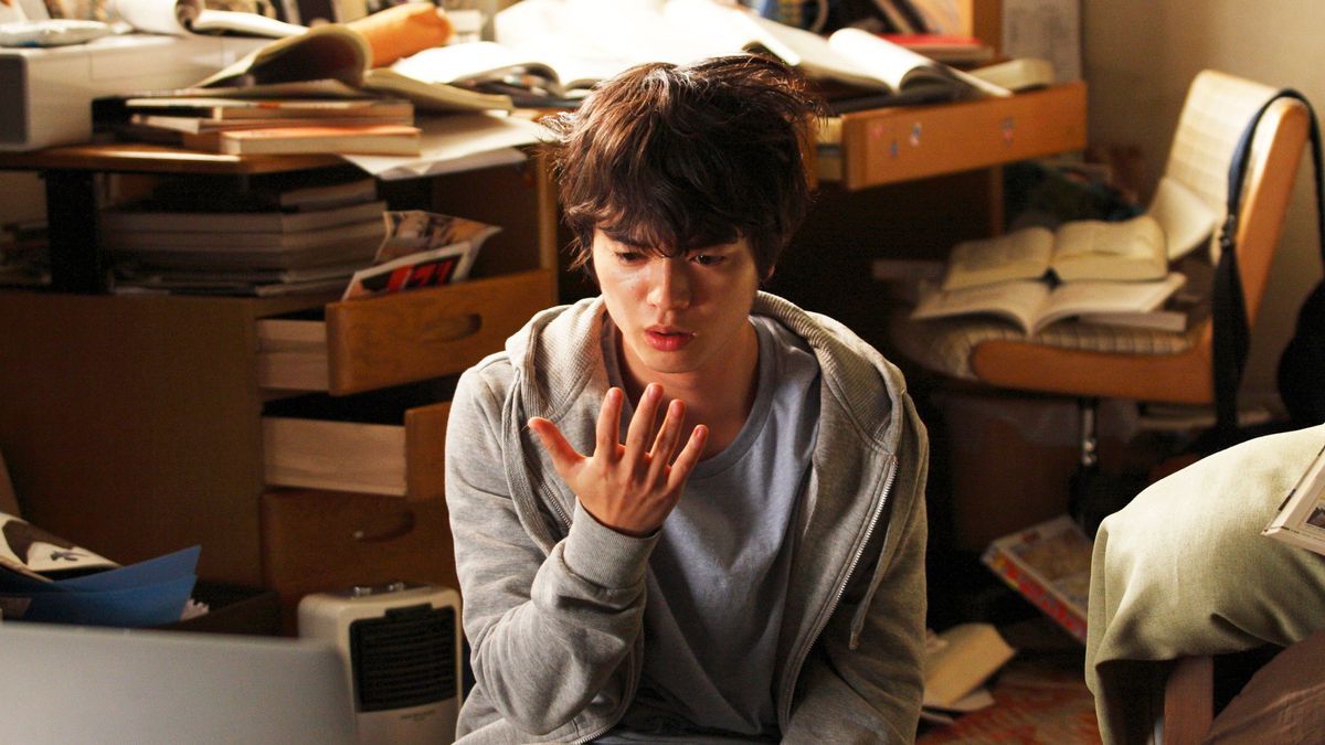 Shouta Sometani in "Parasyte Movie 1".