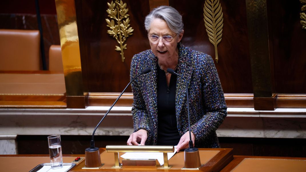 Elisabeth Borne, Premierministerin von Frankreich, hält eine Rede in der Nationalversammlung.