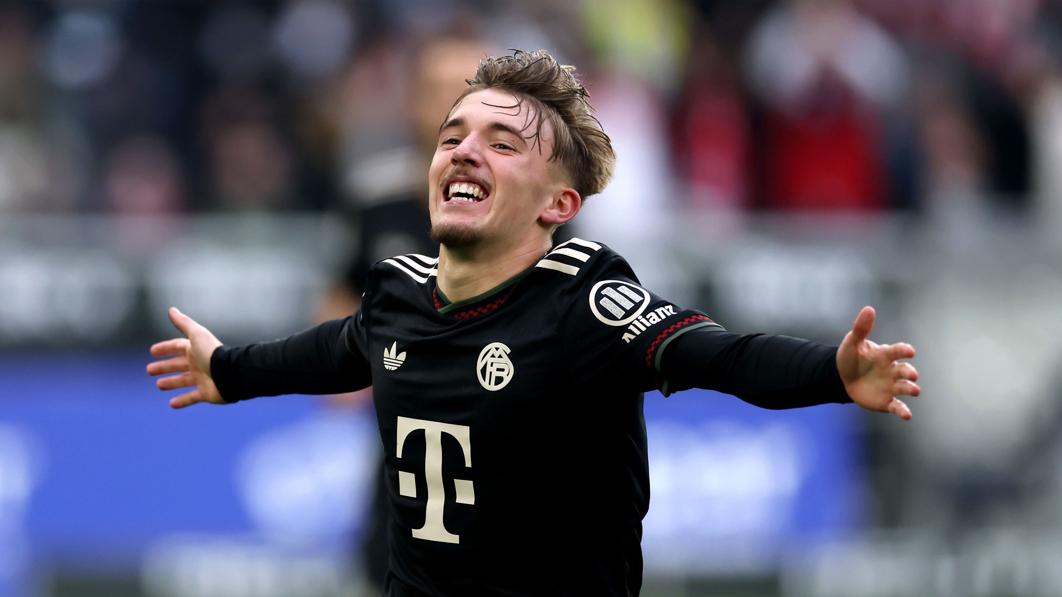 <strong>Lennart Karl (geboren am 22.02.2008)</strong><br><strong>Verein:</strong> FC Bayern München<br><strong>Marktwert:</strong> 20 Millionen Euro<br><strong>Nationalität:</strong> Deutsch