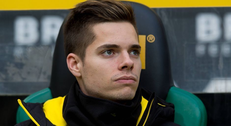 
                <strong>Julian Weigl</strong><br>
                Julian Weigl geht sehr zweikampfstark ans Werk, scheut auch nach vorne keine Eins-gegen-Eins-Situationen. In der Defensivarbeit ist der Mittelfeldmann anfälliger, etwa beim Angriffsversuch durch Asensio in der 89. Minute. ran-Note: 3
              