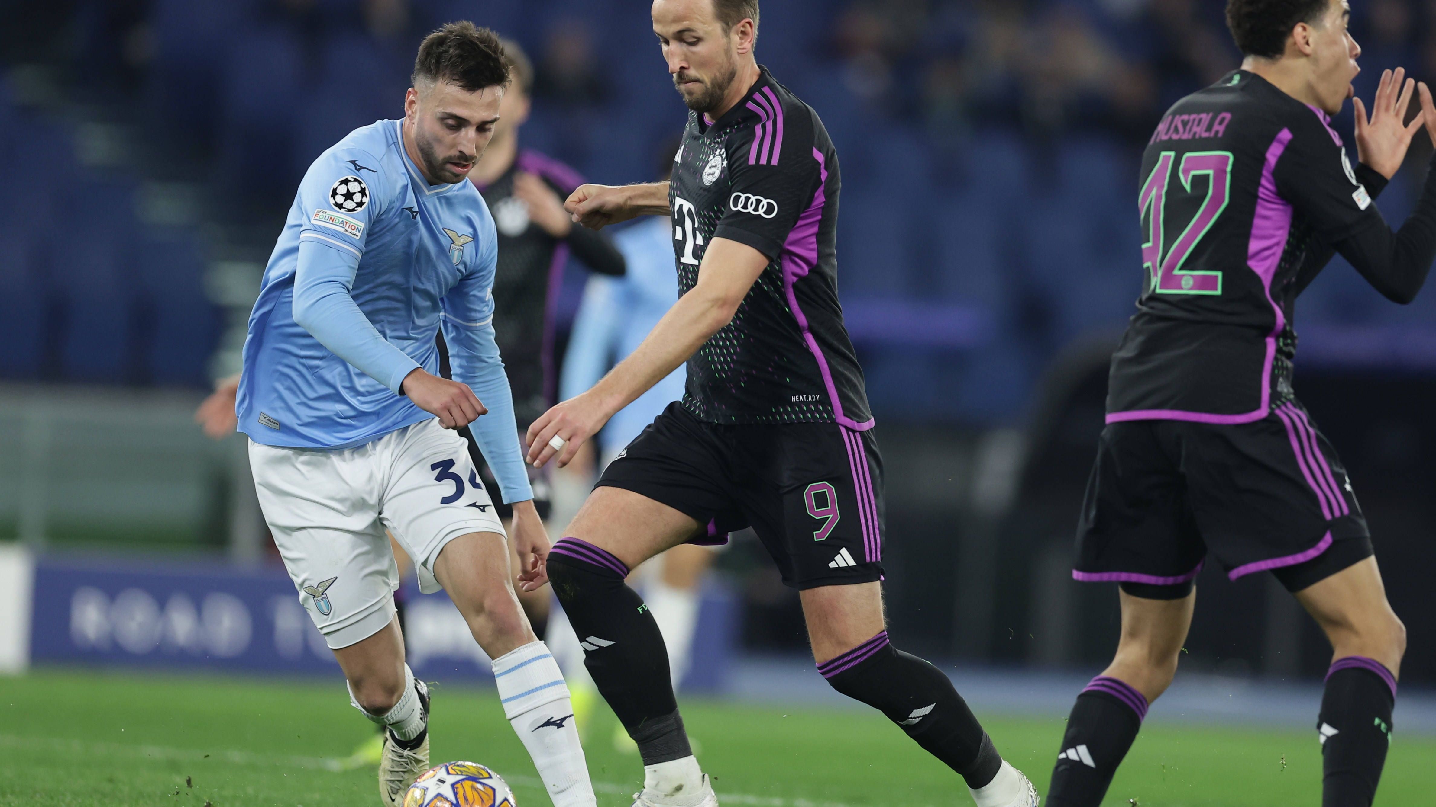 <strong>Mario Gila (Lazio Rom)</strong><br>In der Defensive souverän und vorne ab und zu mit guten Aktionen. Innenverteidiger Gila stemmt sich sehr robust gegen die Münchner Stürmerstars, in der 18. Minute kann er zudem einen Kopfball auf Neuers Tor bringen, der letztlich aber zu harmlos ausfällt. In der Schlussphase muss der 23-Jährige angeschlagen ausgewechselt werden. <strong><em>ran</em>-Note: 2</strong>