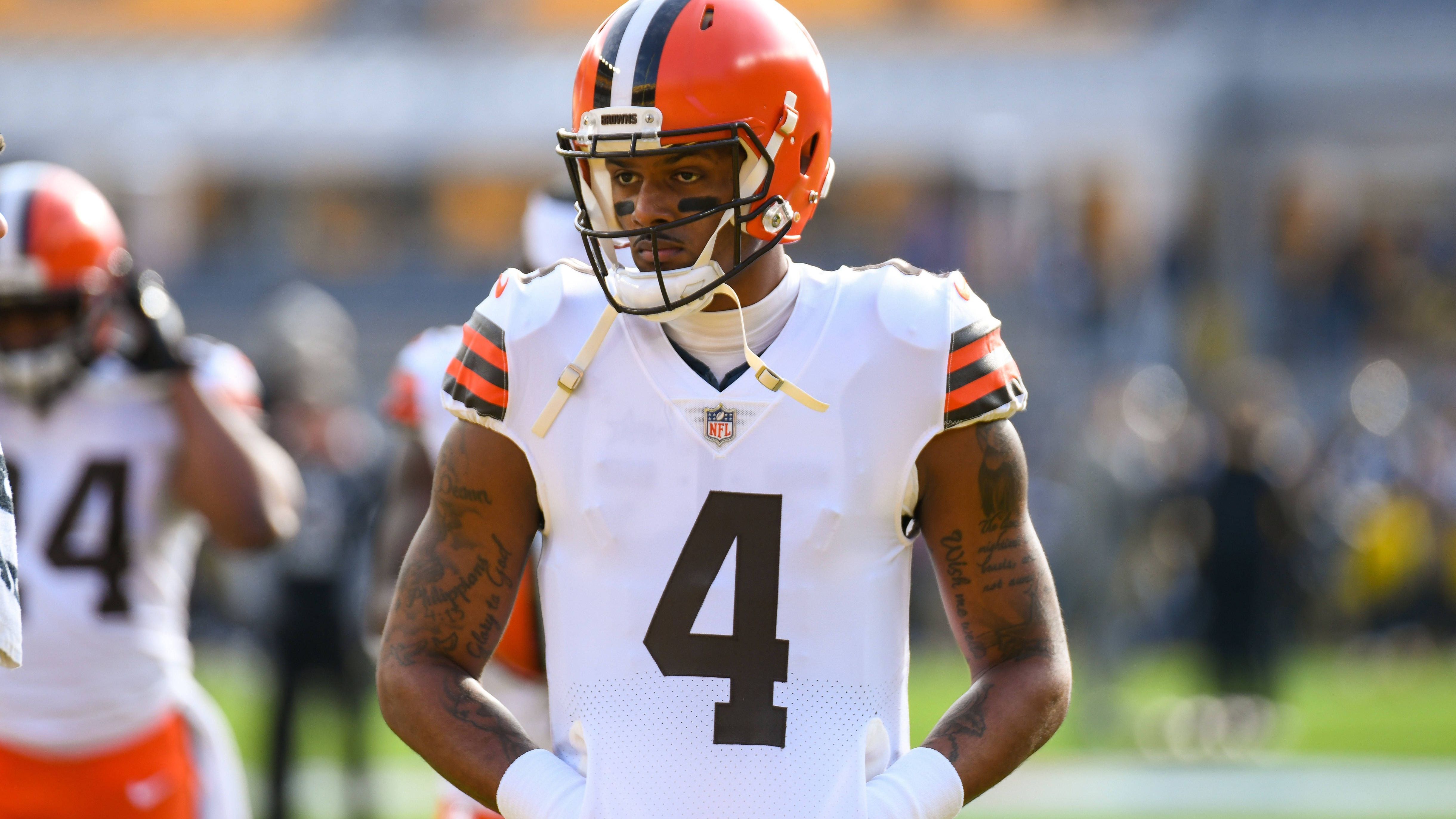 <strong>Deshaun Watson</strong><br>Die Cleveland Browns haben sich die Verpflichtung von Deshaun Watson jede Menge kosten lassen und den Spielmacher mit einem Mega-Vertrag ausgestattet. Der Kontrakt wurde in der Offseason ein wenig umgestaltet, so dass die Browns satte 36 Millionen Dollar freischaufeln konnten.