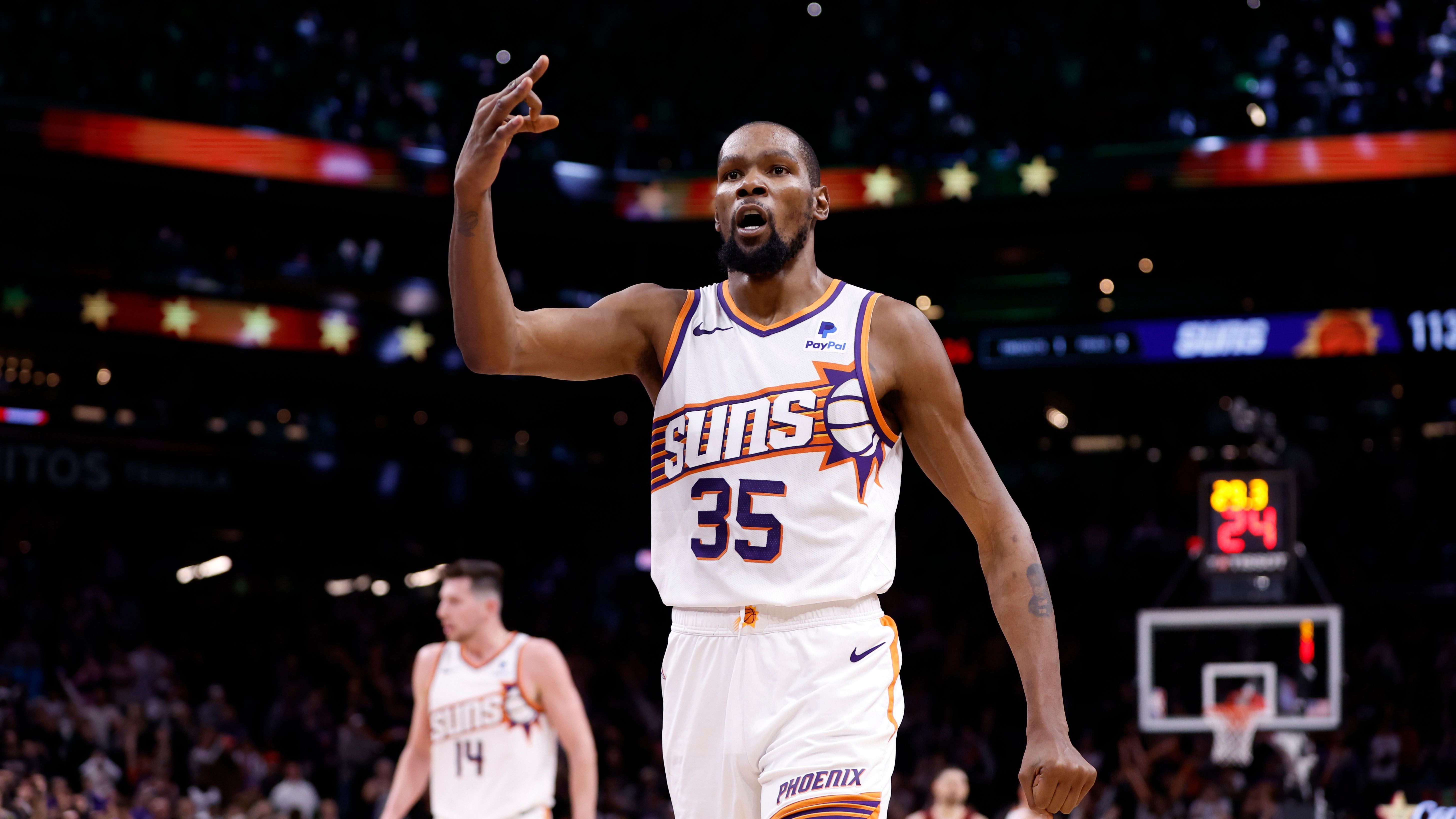 <strong>Kevin Durant (Western Conference) - Starter</strong><br>Position: Forward<br>Team: Phoenix Suns<br>Stats pro Spiel 2023/2024: 28,3 Punkte, 6,3 Rebounds, 5,7 Assists<br>All-Star-Teilnahmen: 14