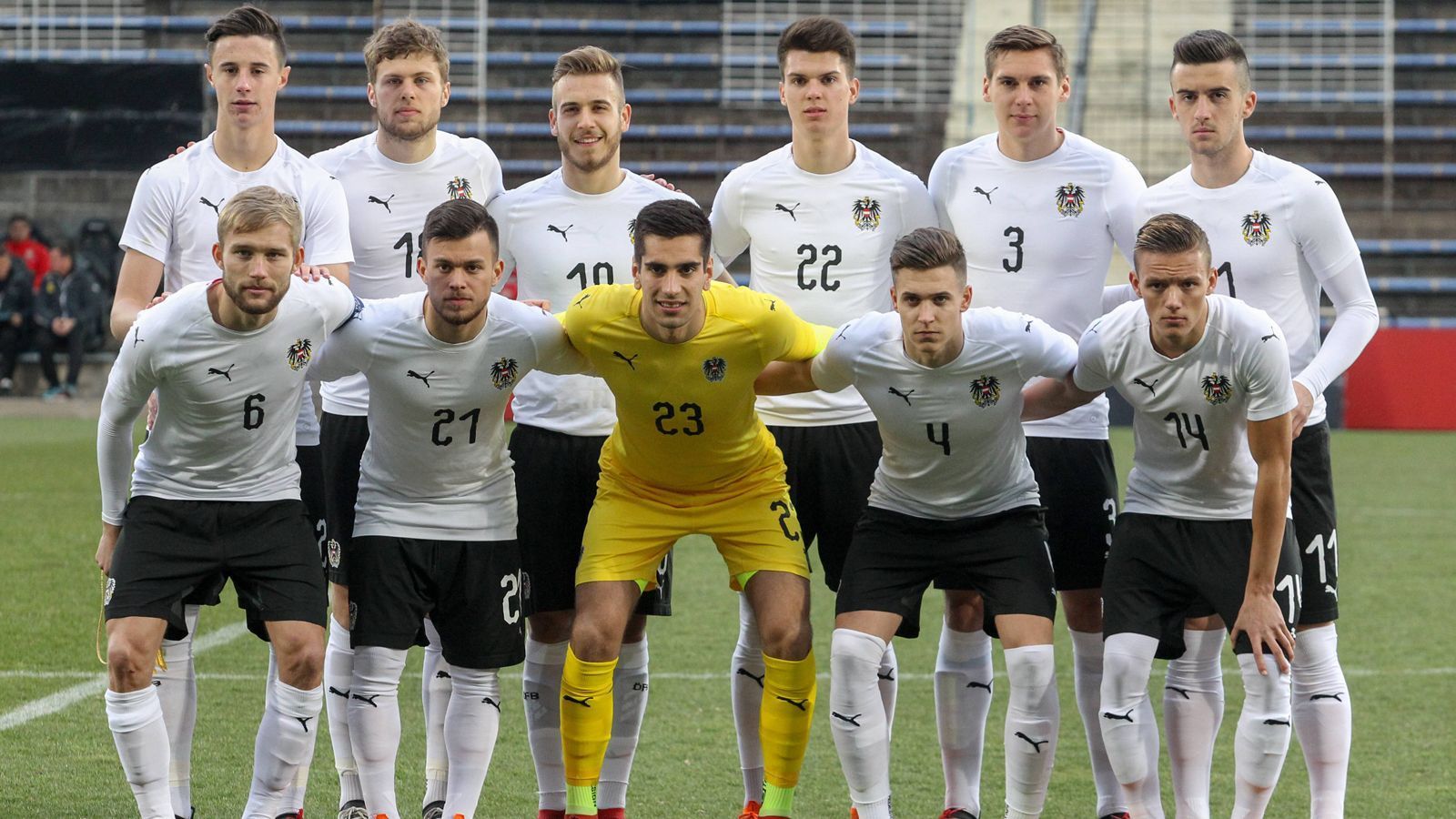 
                <strong>Österreich: Die Mannschaft</strong><br>
                Für Österreich ist die Teilnahme an der U 21-Europameisterschaft ein Meilenstein. Nie zuvor war unser Nachbarland mit dieser Altersklasse bei der EM vertreten. Die Qualifikation gelang in den Playoffs gegen Griechenland. Auf dem Papier sind die Österreicher der Außenseiter in dieser Gruppe. Mit den Verteidigern Kevin Danso (Augsburg), Stefan Posch (Hoffenheim), Philipp Lienhart (Freiburg) Marco Friedl (Bremen), Mittelfeldspieler Christoph Baumgartner (Hoffenheim) und Flügelspieler Mathias Honsak (Kiel) sind sechs Spieler in Deutschland aktiv.  
              