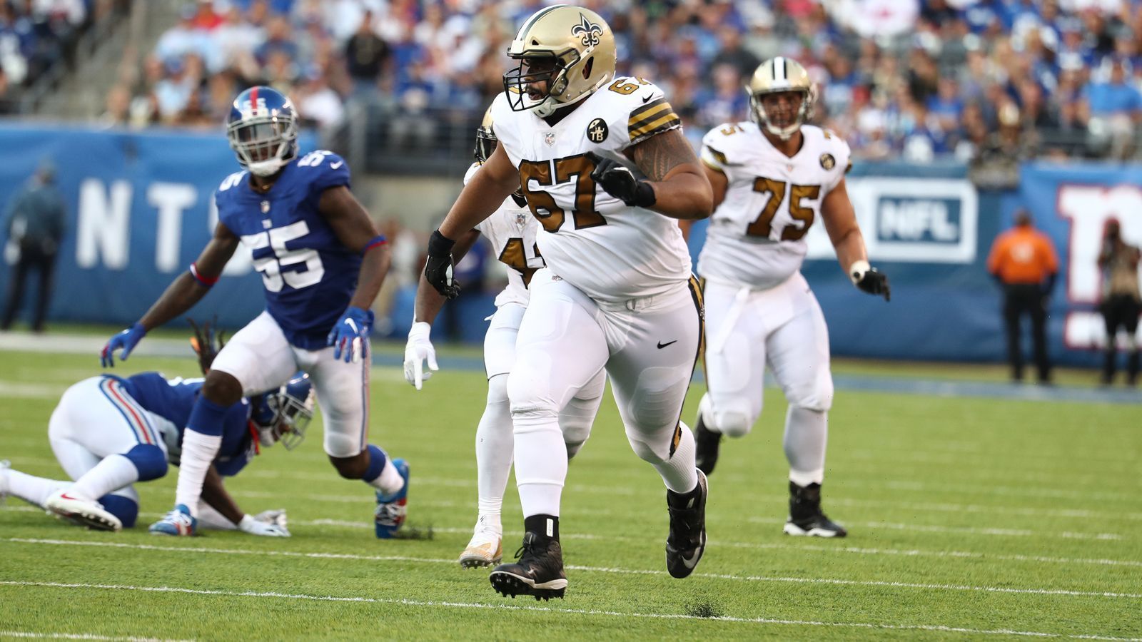 
                <strong>NFC: Guards</strong><br>
                Larry Warford (Bild; New Orleans Saints) - ersetzt Zack Martin (Dallas Cowboys)Andrus Peat (New Orleans Saints) - ersetzt Brandon Brooks (Philadelphia Eagles)Trai Turner (Carolina Panthers)
              