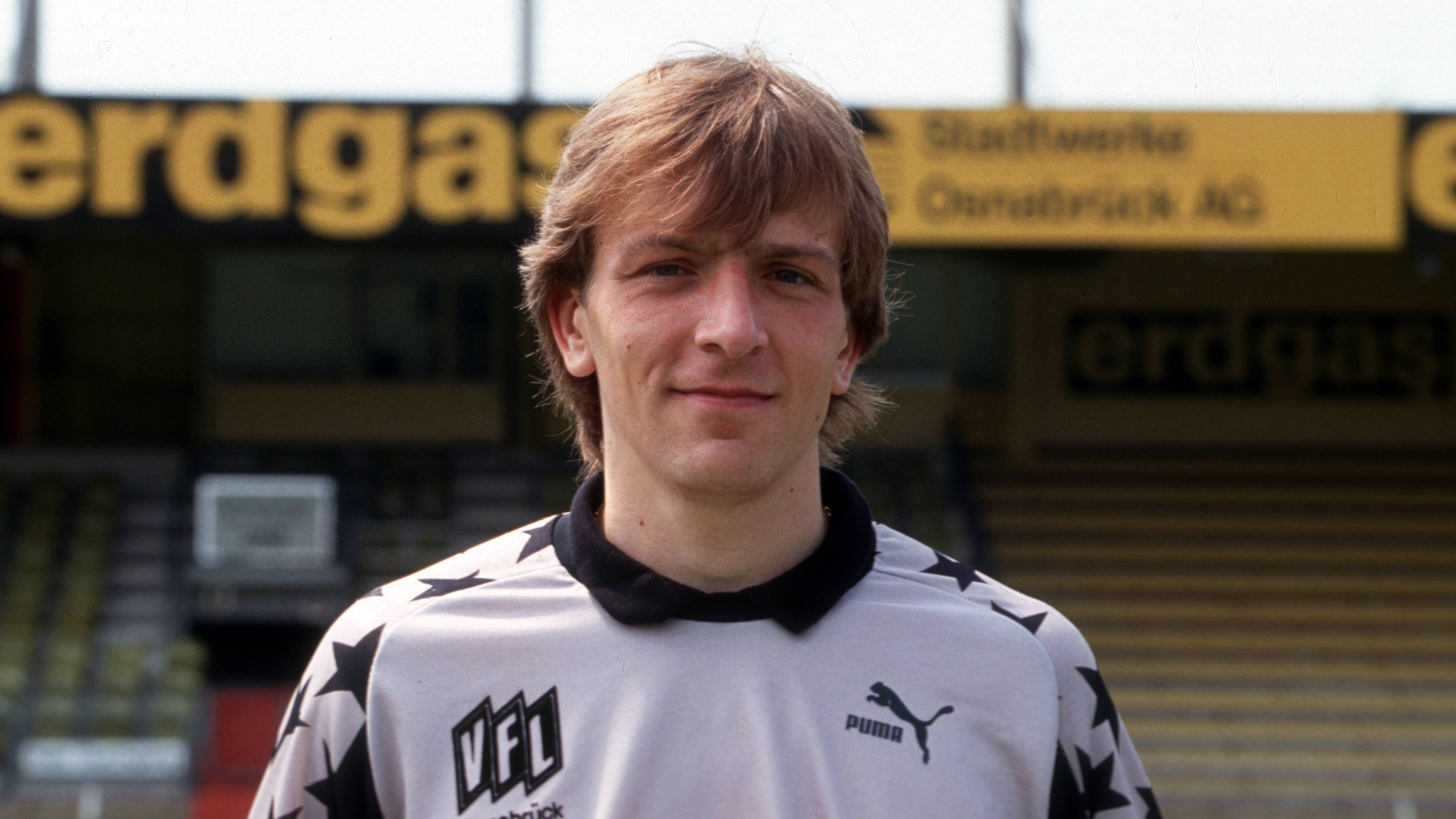 <strong>Uwe Brunn</strong>&nbsp;<br>Der Torhüter kam auf fünf WM-Einsätze. Wurde später in Osnabrück mit 369 Spielen zur VfL-Legende, allerdings zumeist in 2. Bundesliga oder Regionalliga, damals die 3. Liga. Bundesliga spielte er nur sechs Mal (für Gladbach). 2003 beendete er seine Karriere.