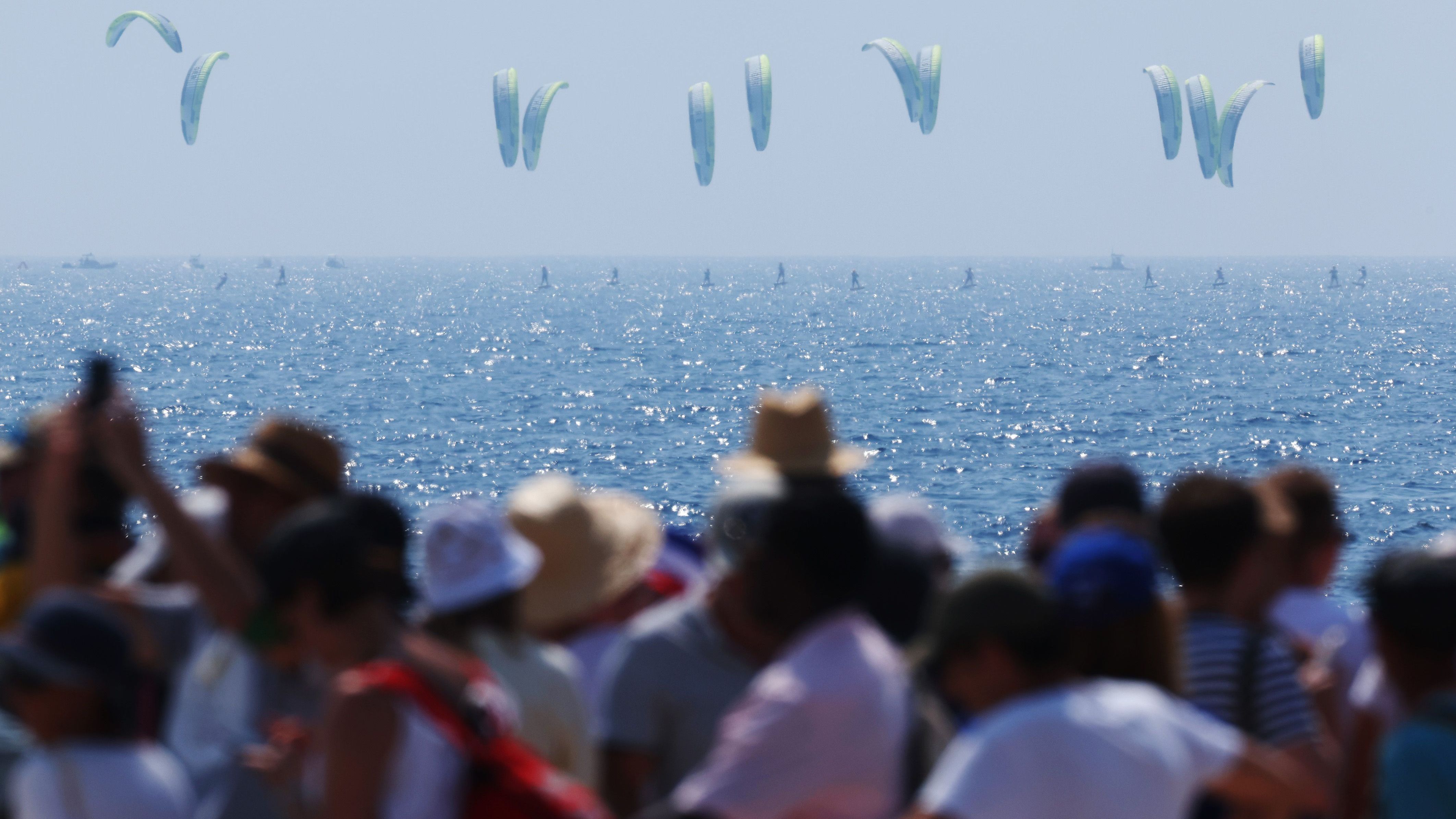 <strong>Olympia 2024: Die besten Bilder des zwölften Tages</strong><br>Viele Zuschauer beim Kitesurfen in Marseille.