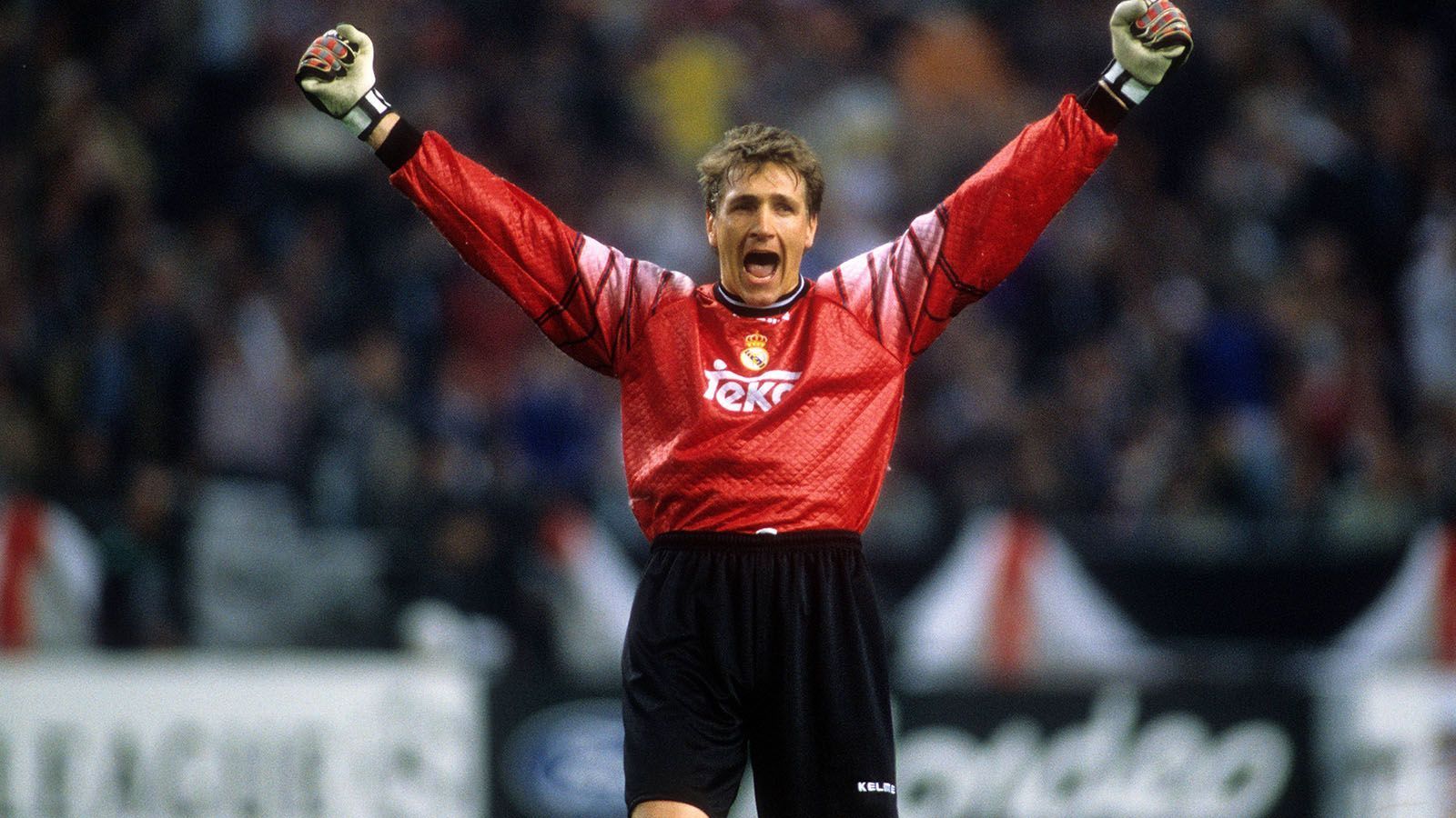 
                <strong>Bodo Illgner</strong><br>
                Auch der Torhüter kam vom 1. FC Köln. Im Jahr 1996 bezahlte Real vier Millionen Mark für die Verpflichtung von Illgner, der sich zunächst als Stammkeeper behaupten konnte. Drei Meistertitel und zwei Champions-League-Triumphe heimste er mit Real ein. 1999 wurde er nach einer Schulterverletzung von einem gewissen Iker Casillas im Real-Tor abgelöst. 
              