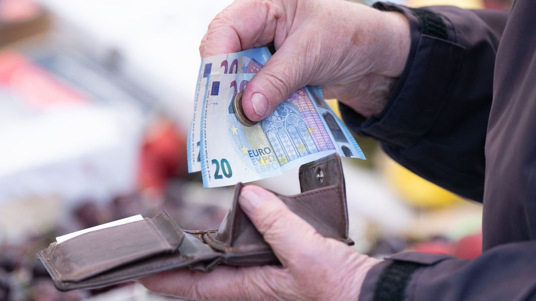 Die Kosten für das Bürgergeld sind im Vergleich zu 2023 erneut gestiegen: Die AfD schlägt Alarm und fordert Konsequenzen.