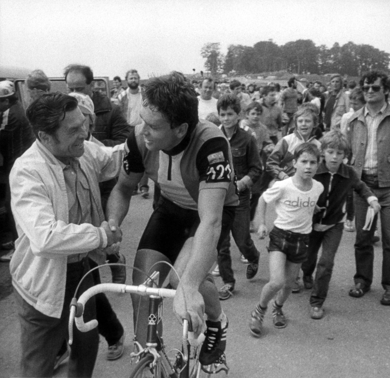 6. Mai 1986: In Kiew beginnt die 39. Internationale Friedensfahrt. Alle Fahrer aus Westeuropa (außer Frankreich) haben die Teilnahme an dem Etappen-Radrennen abgesagt. Der ostdeutsche Rennfahrer Olaf Ludwig gewinnt.