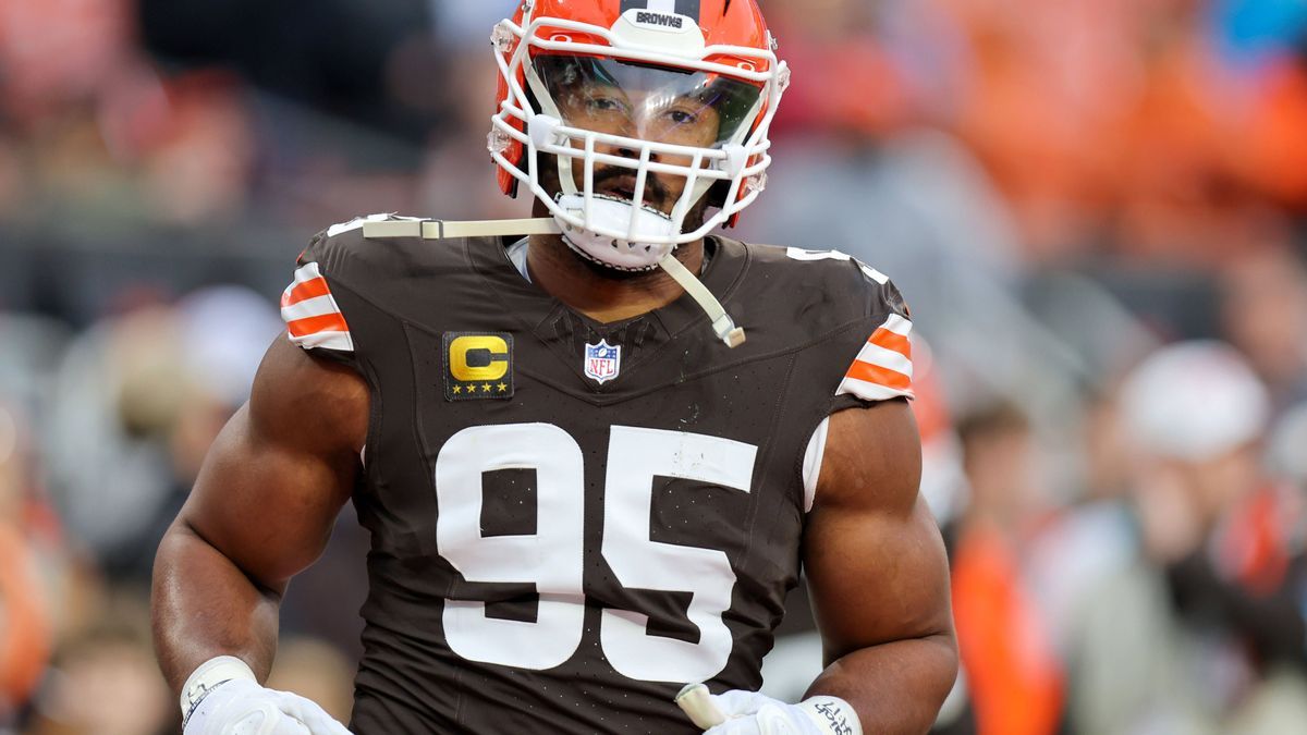 CLEVELAND, OH - DECEMBER 29: Cleveland Browns defensive end Myles Garrett (95) on the field prior to the National Football League game between the Miami Dolphins and Cleveland Browns on December 29...