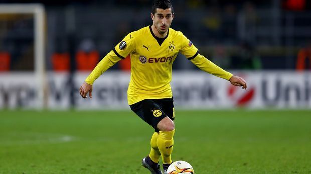 
                <strong>Henrikh Mkhitaryan (Borussia Dortmund)</strong><br>
                Rechtes Mittelfeld: Henrikh Mkhitaryan (Borussia Dortmund). Scheinbar steigert sich Henrikh Mkhitaryan in jeder weiteren Saison beim BVB. Zur Halbserie seiner dritten Saison stehen auf dem Konto des Armeniers schon sechs Tore und acht Vorlagen. Unter Tuchel zeigt der 26-Jährige seine Torgefährlichkeit und wie viel Spielwitz in ihm steckt. Nicht umsonst spricht Mkhitaryan darüber, dass Tuchel ihn "geöffnet" hätte. 
              